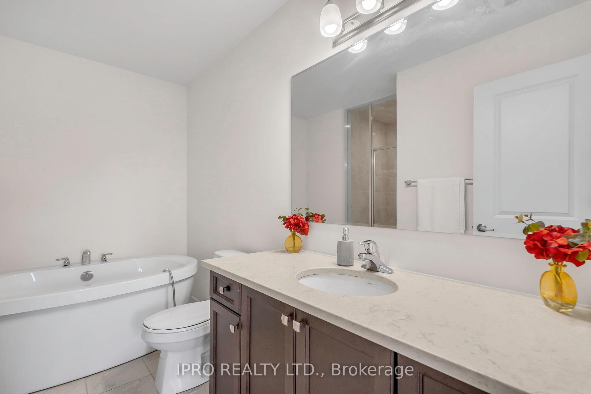 Photo 43 of 1358 Sycamore Gardens E, Milton, Cobban — HOMEH