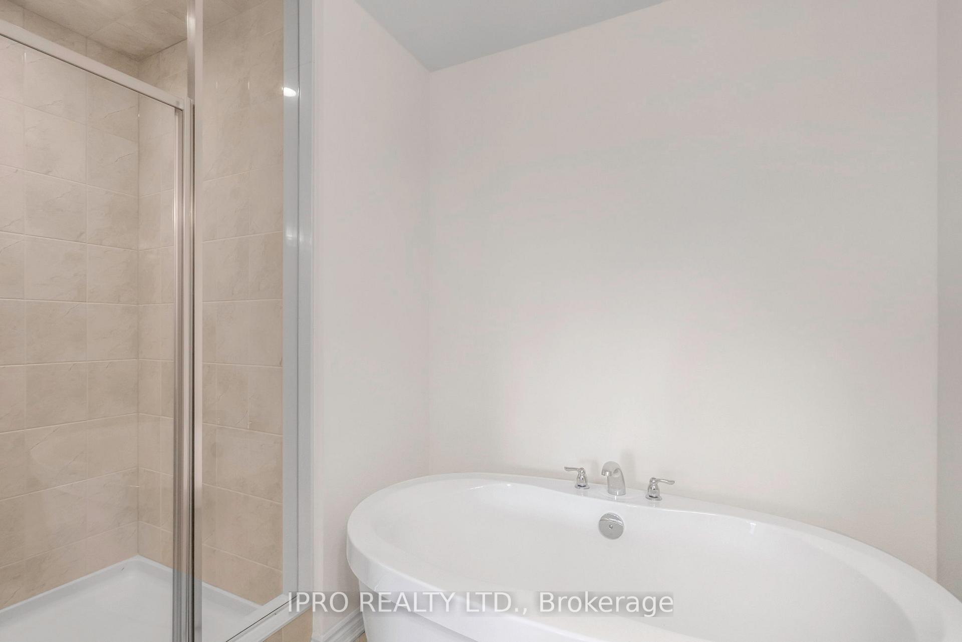 Photo 44 of 1358 Sycamore Gardens E, Milton, Cobban — HOMEH
