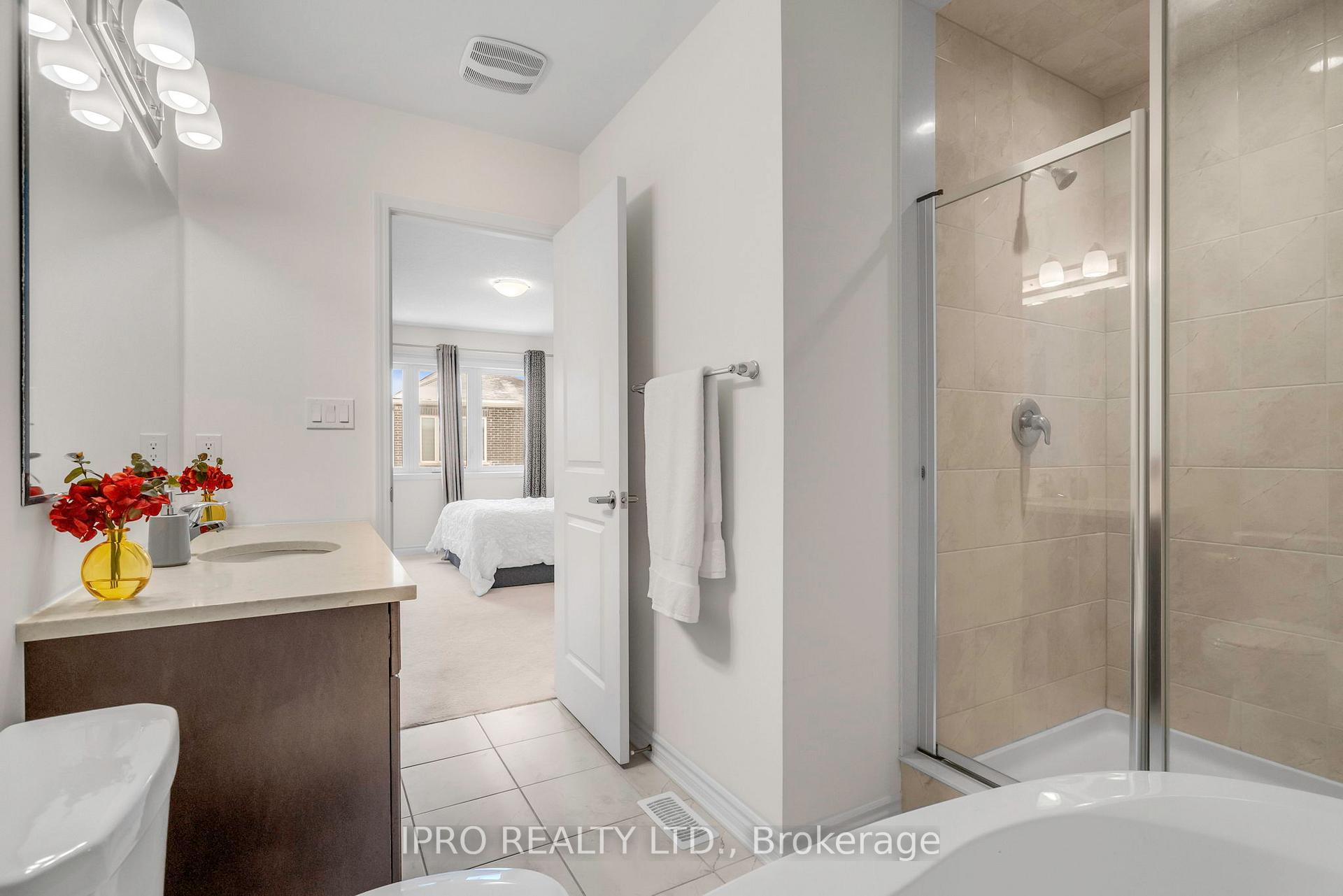 Photo 45 of 1358 Sycamore Gardens E, Milton, Cobban — HOMEH