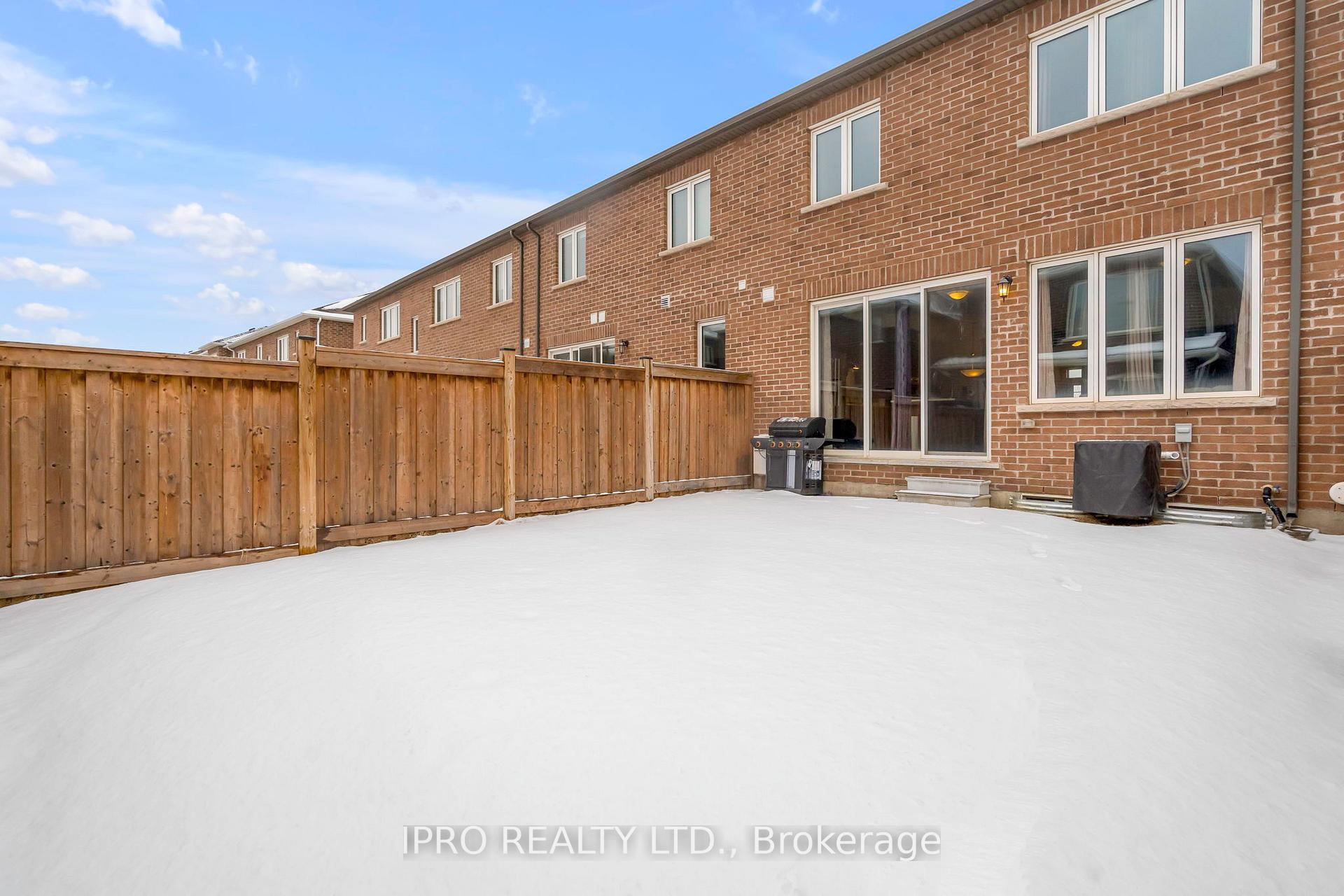 Photo 49 of 1358 Sycamore Gardens E, Milton, Cobban — HOMEH