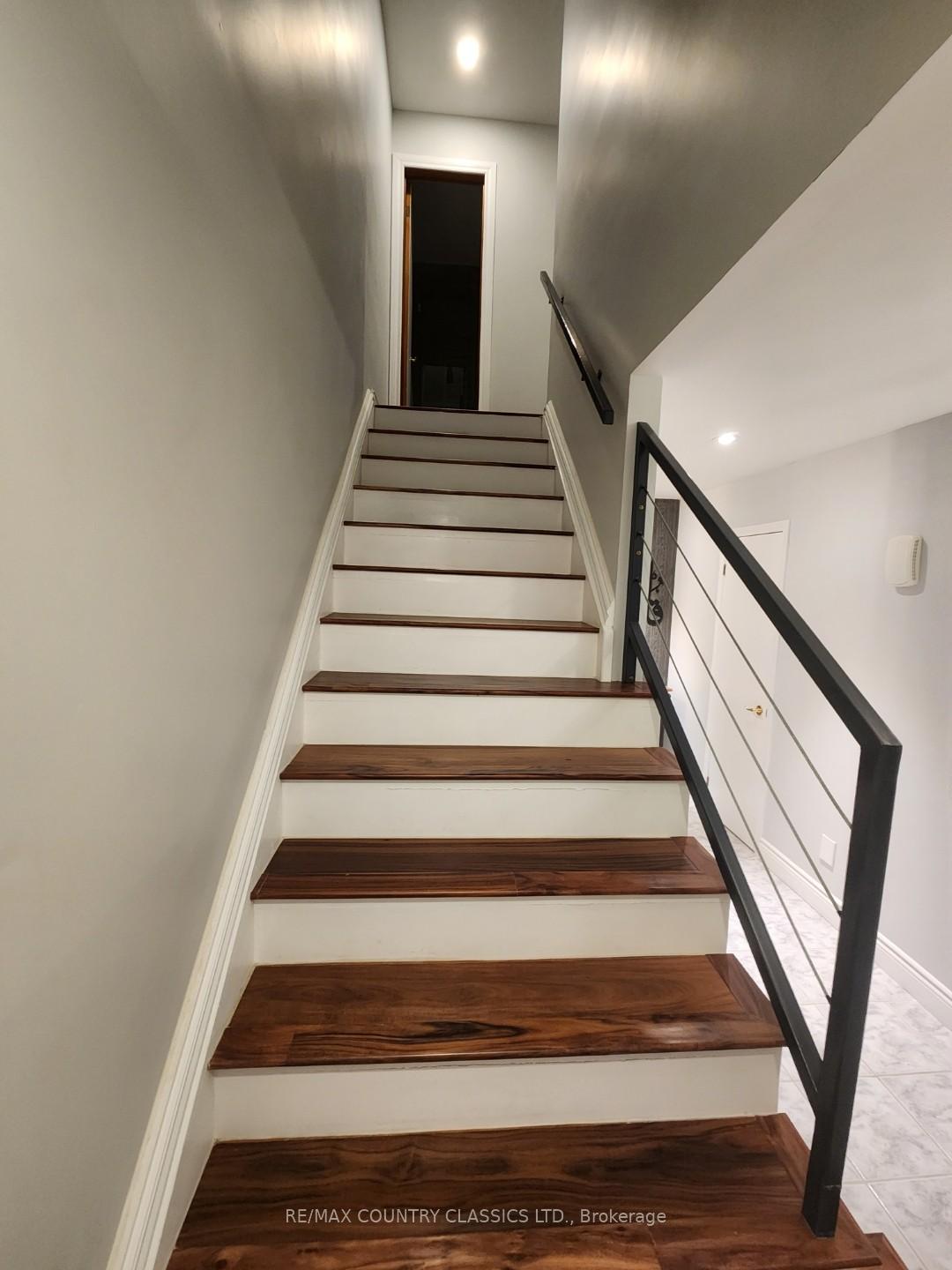 Photo 8 of 1210 Summit Drive, Peterborough, Otonabee Ward 1 — HOMEH