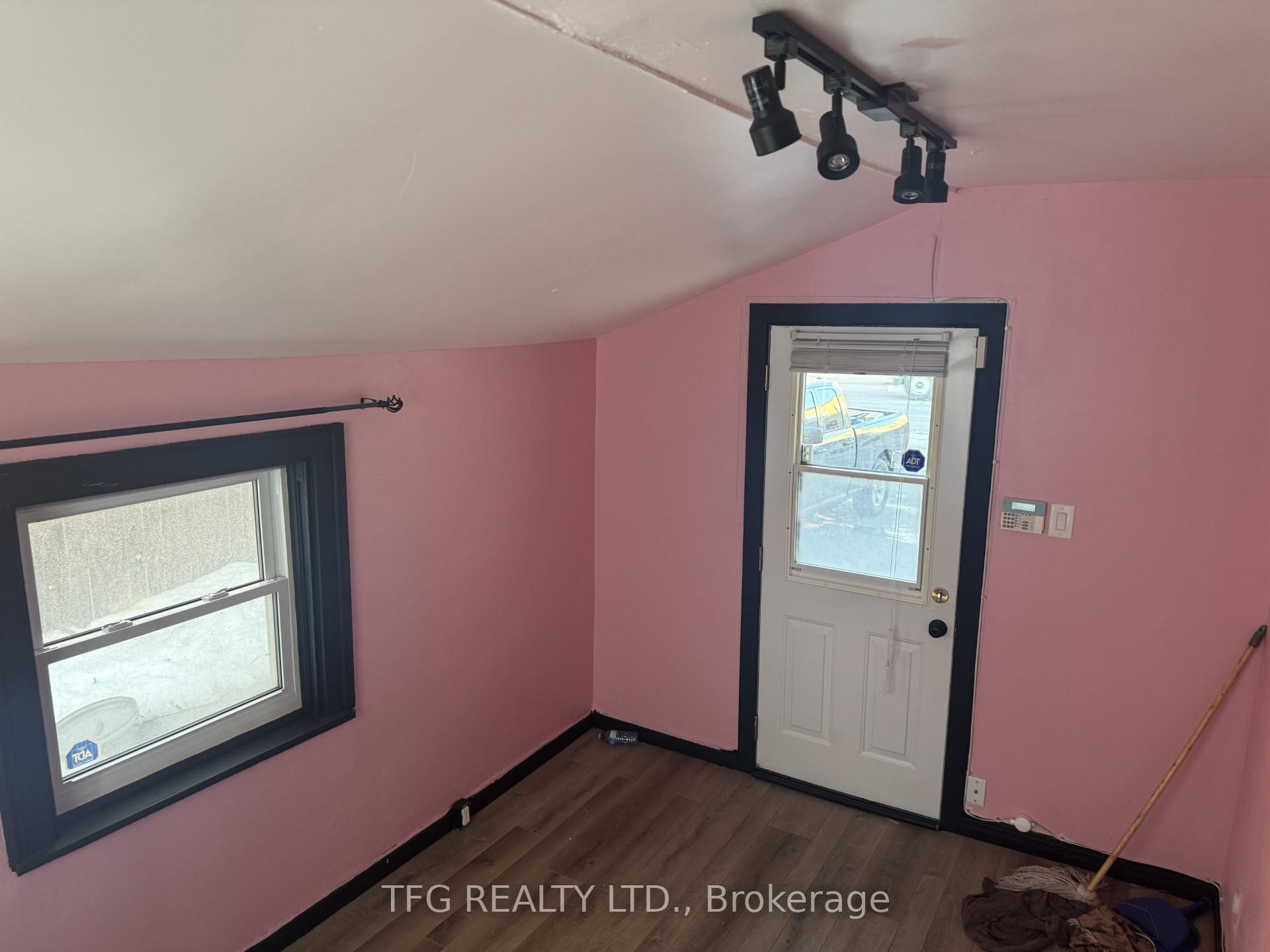 Photo 18 of 89 Bond Street W, Oshawa, O'Neill — HOMEH