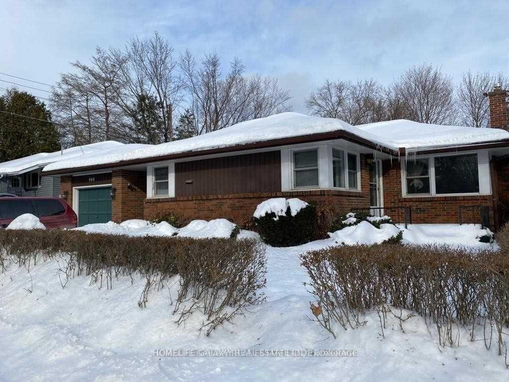 Front of 900 Barnardo Avenue