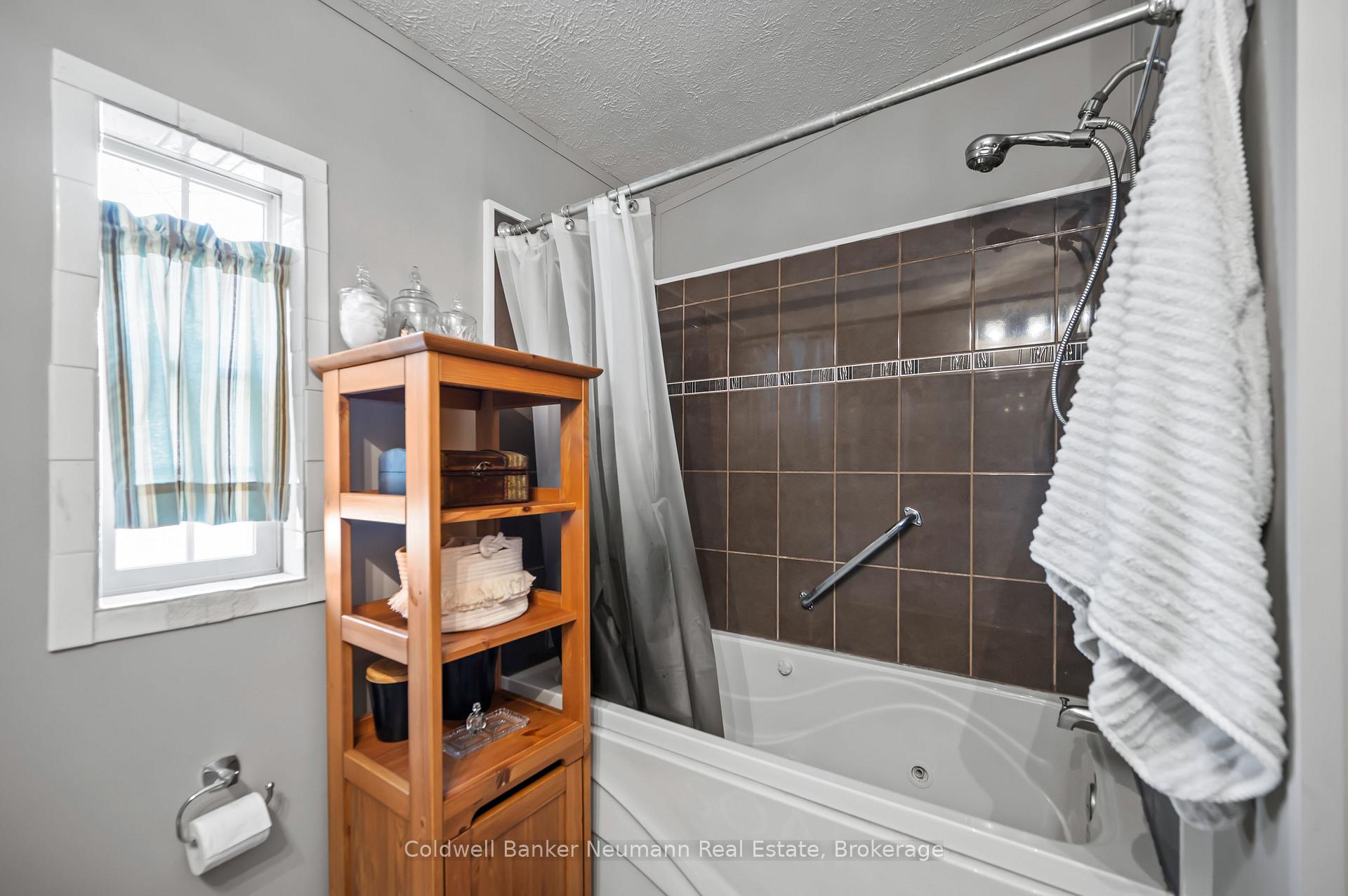 Photo 18 of 41 Jasper Heights Pvt, Puslinch, Rural Puslinch East — HOMEH