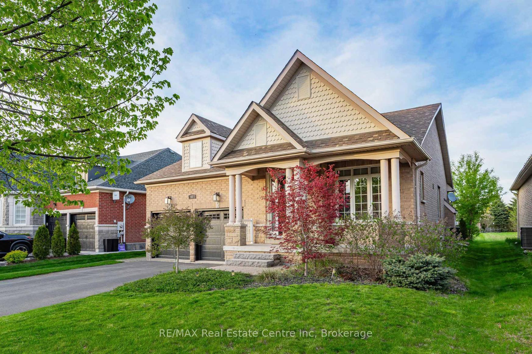 Photo 2 of 45 Aberfoyle Mill Crescent, Puslinch, Aberfoyle — HOMEH