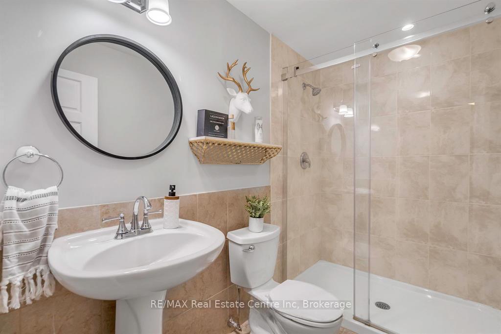 Photo 25 of 45 Aberfoyle Mill Crescent, Puslinch, Aberfoyle — HOMEH