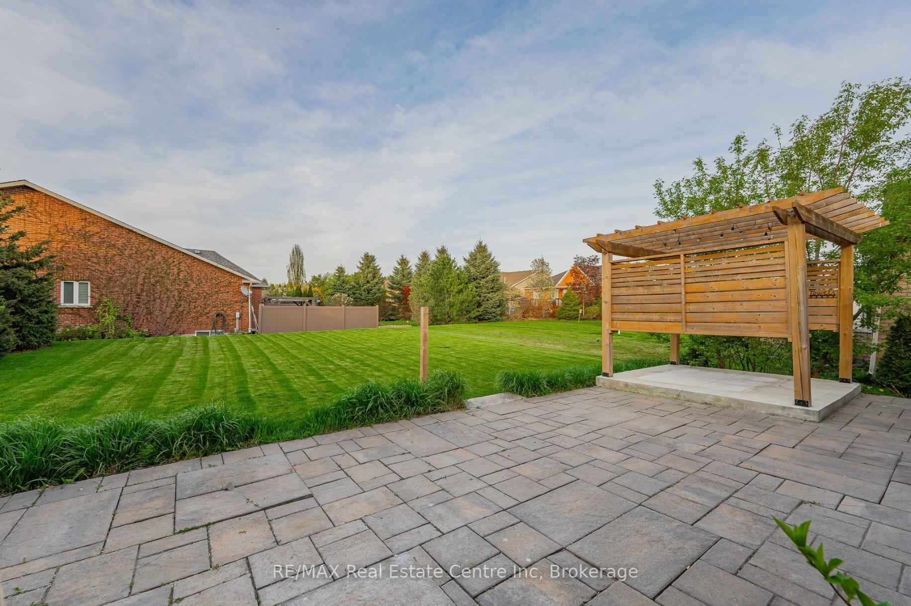 Photo 28 of 45 Aberfoyle Mill Crescent, Puslinch, Aberfoyle — HOMEH