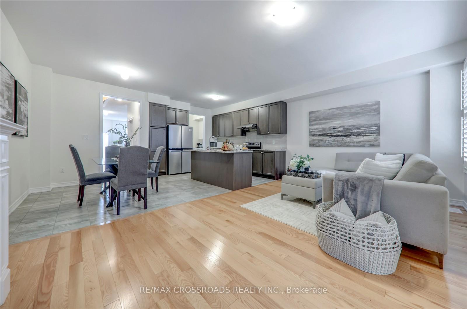 Photo 10 of 1183 Caliper Lane, Pickering, Rural Pickering — HOMEH