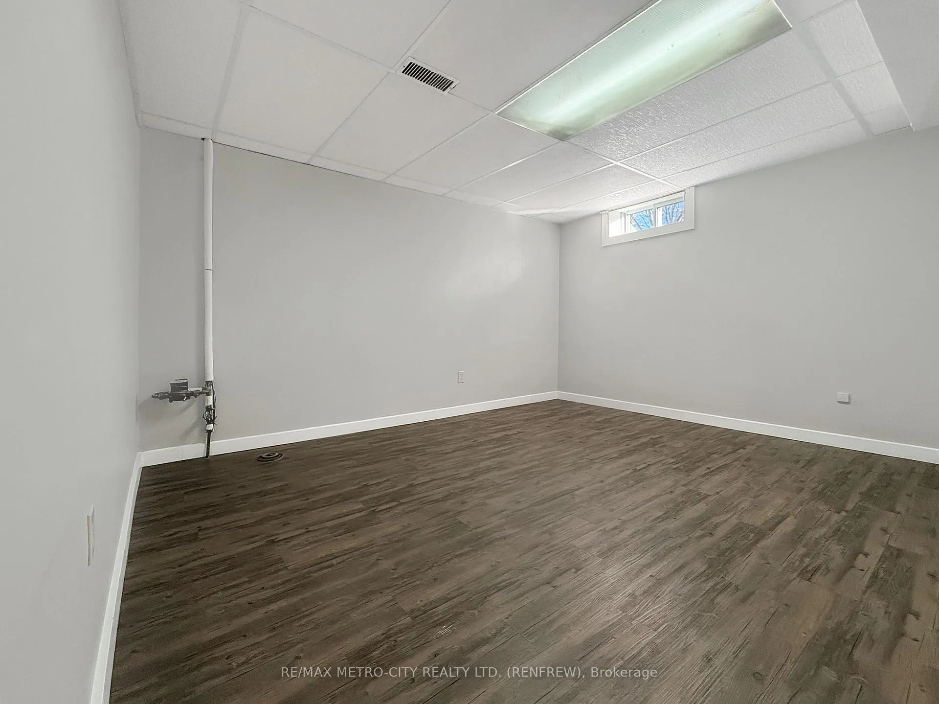 Photo 13 of 64 Mclean Street, Renfrew — HOMEH