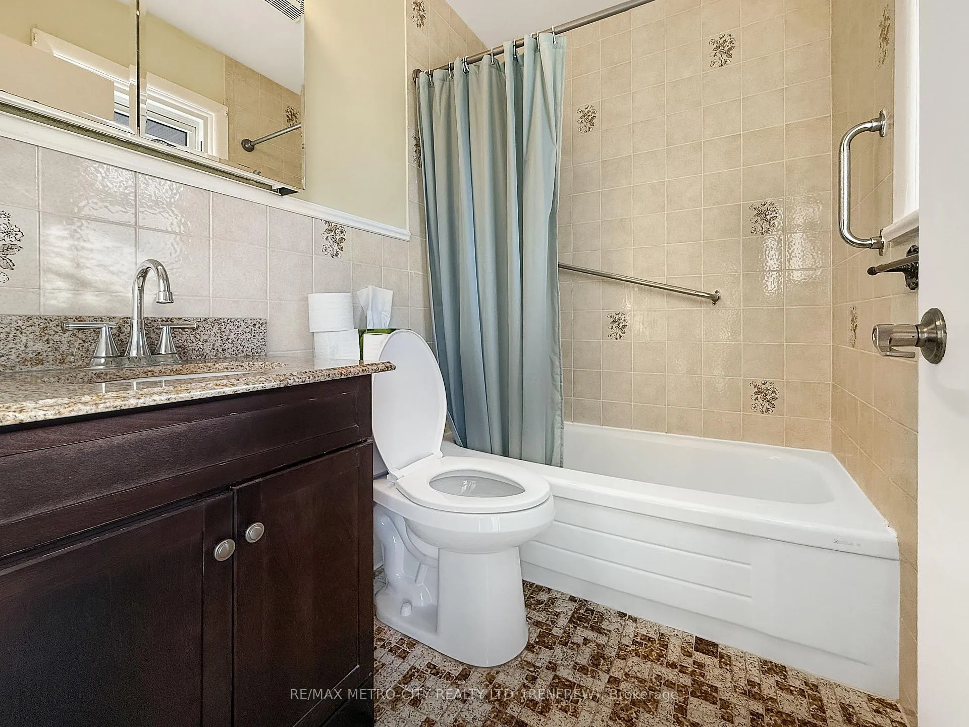 Photo 14 of 64 Mclean Street, Renfrew — HOMEH