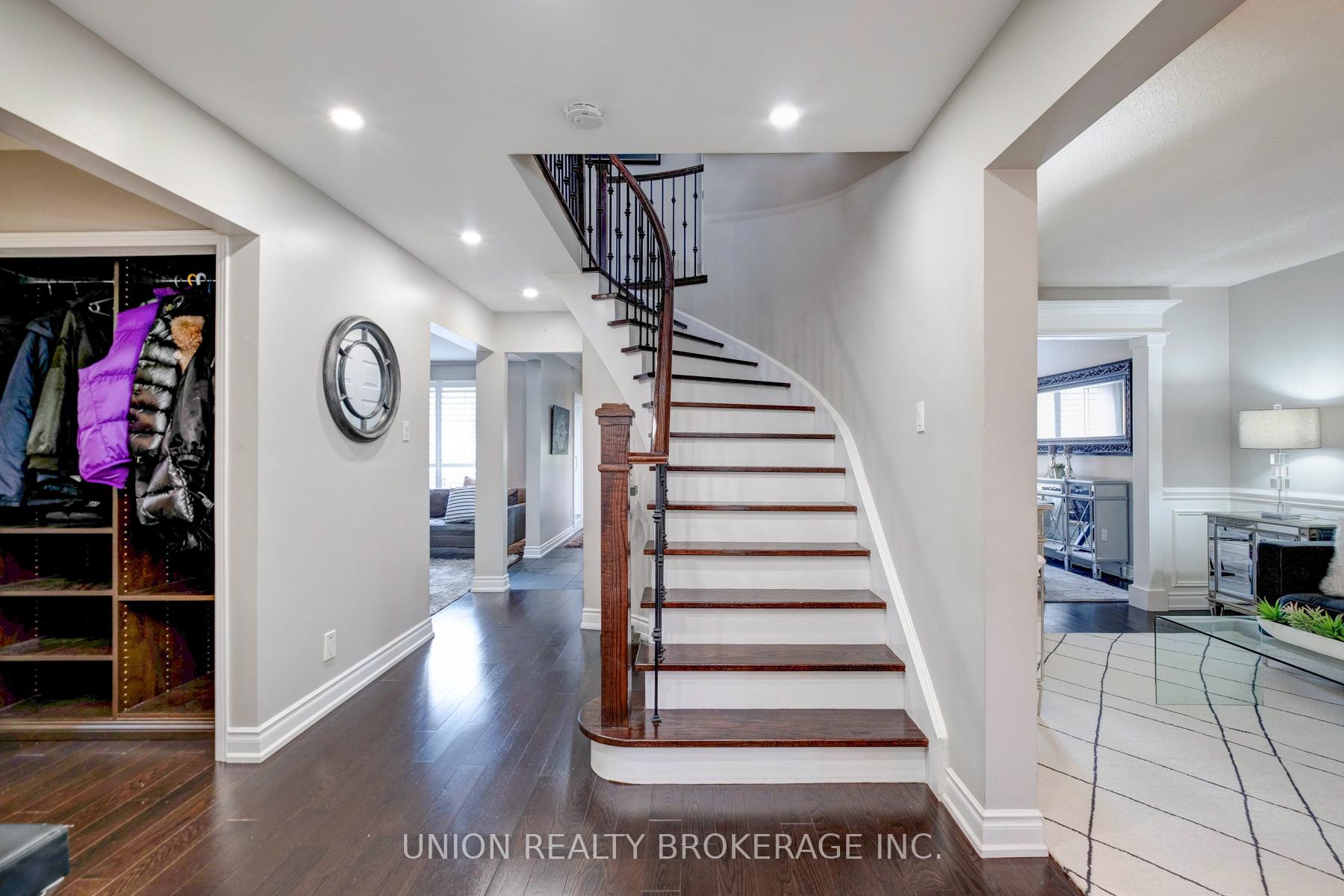 Photo 3 of 1022 Benton Crescent, Pickering, Liverpool — HOMEH