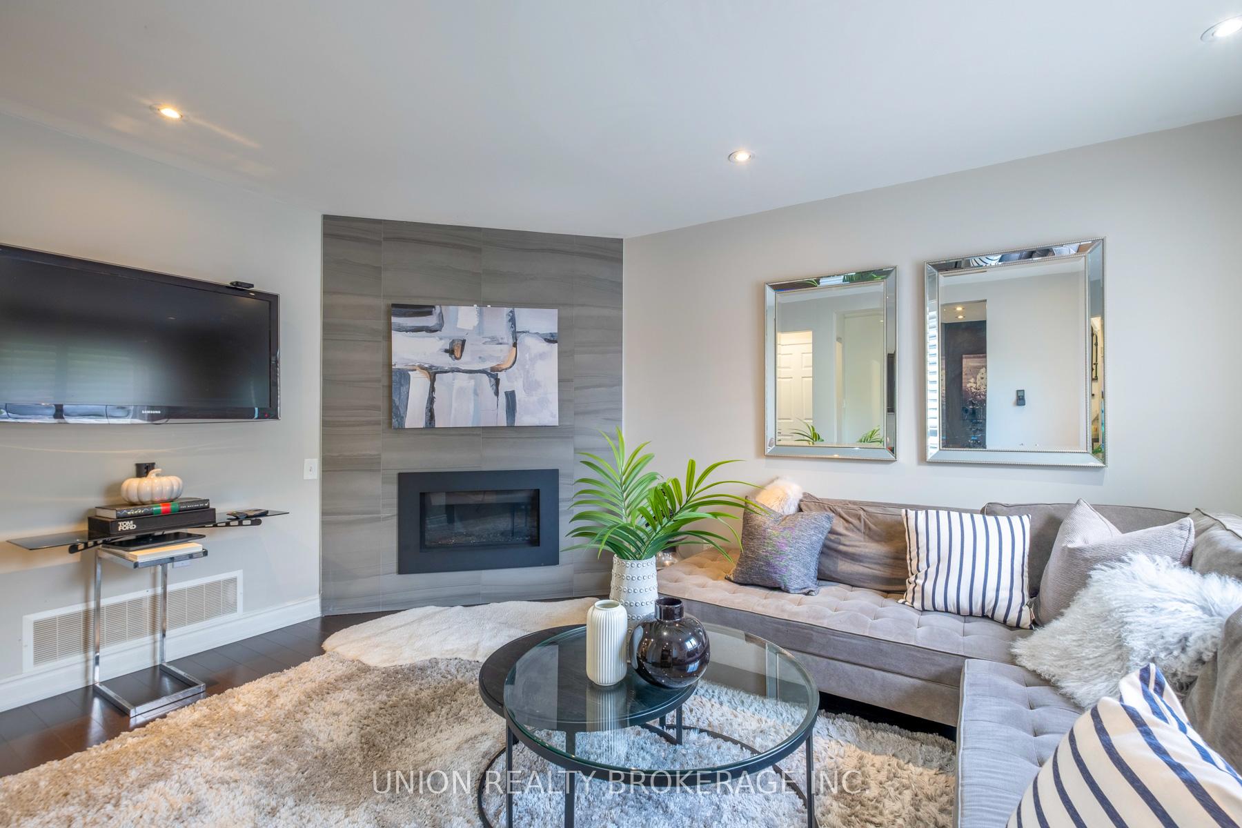 Photo 16 of 1022 Benton Crescent, Pickering, Liverpool — HOMEH