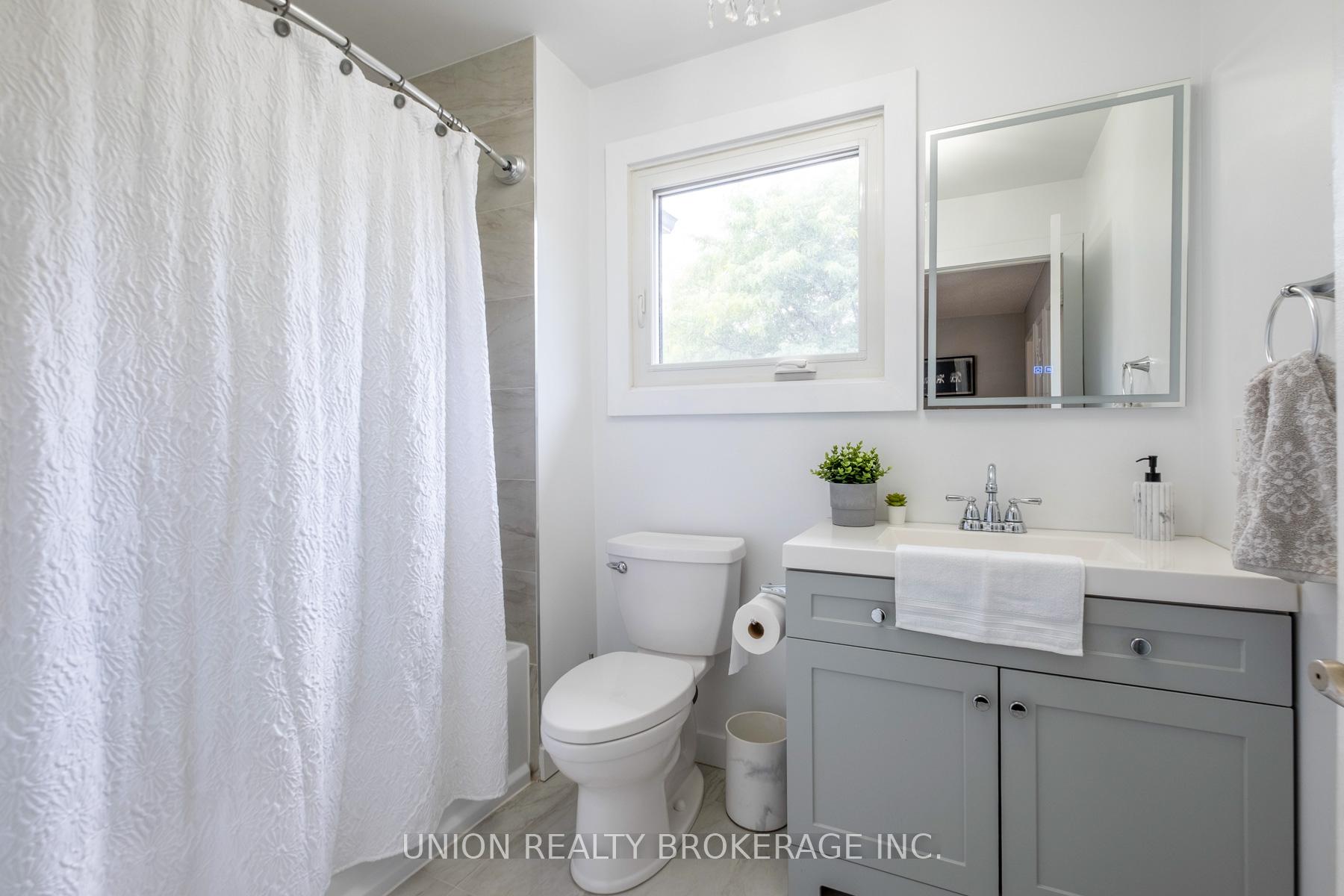 Photo 23 of 1022 Benton Crescent, Pickering, Liverpool — HOMEH