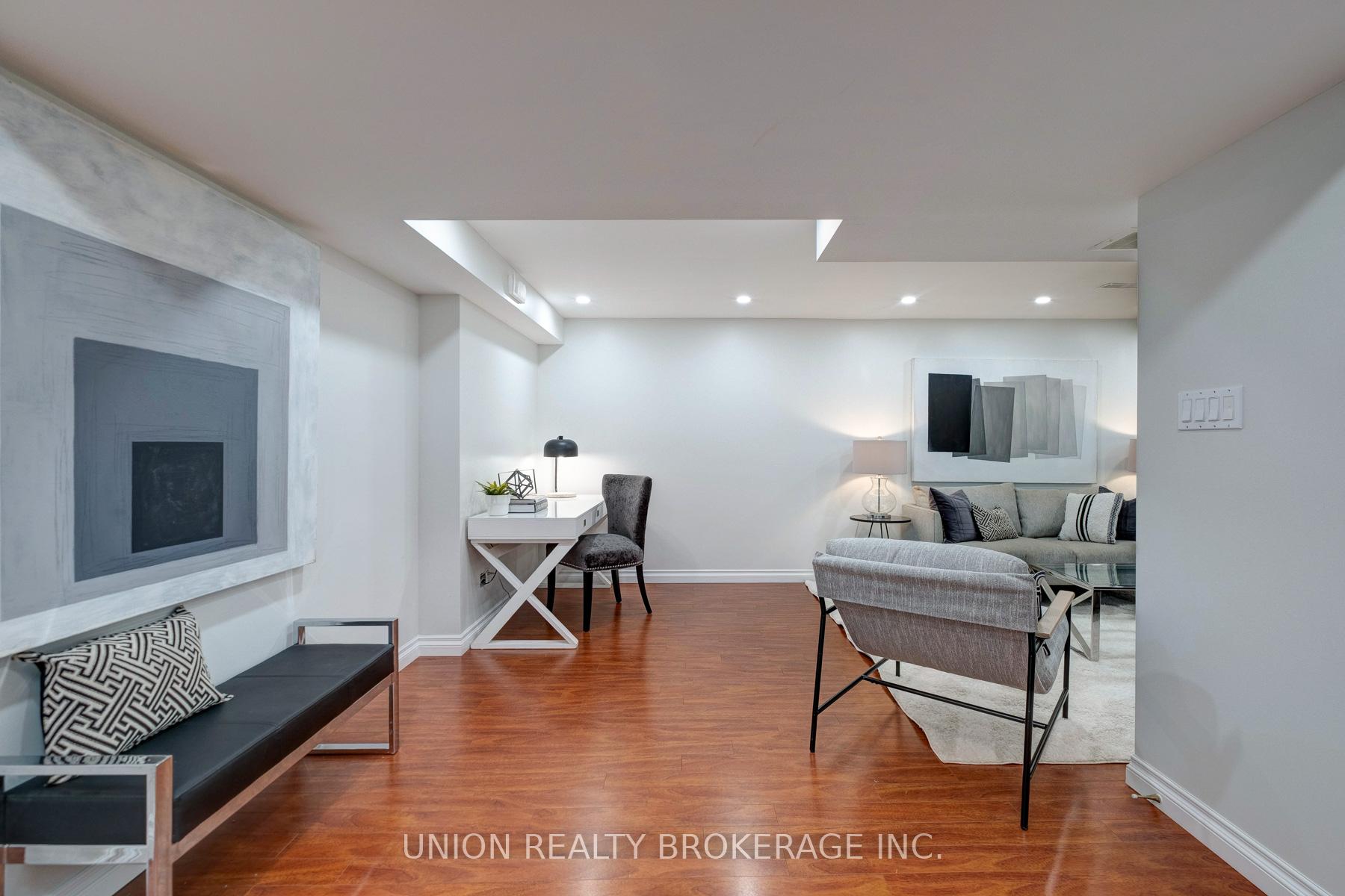 Photo 25 of 1022 Benton Crescent, Pickering, Liverpool — HOMEH