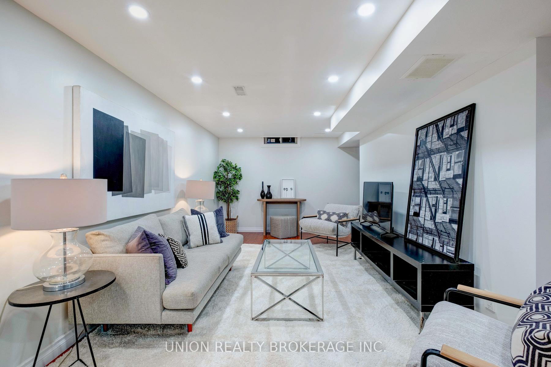 Photo 26 of 1022 Benton Crescent, Pickering, Liverpool — HOMEH