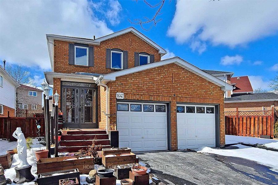 Photo 3 of 1647 Middleton Street, Pickering, Brock Ridge — HOMEH