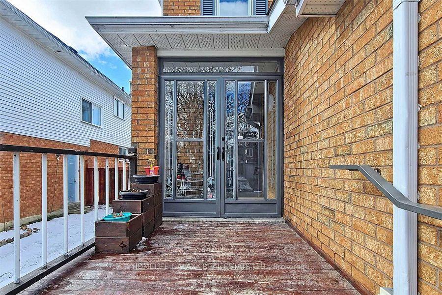 Photo 4 of 1647 Middleton Street, Pickering, Brock Ridge — HOMEH
