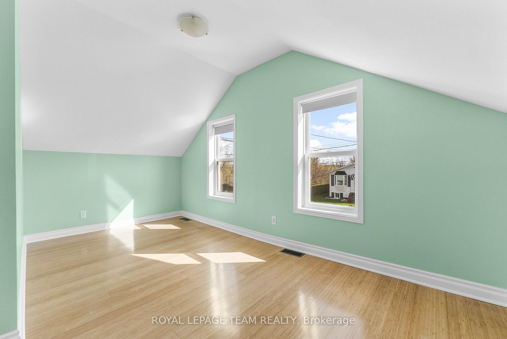 Photo 9 of 150 Farewell Street, Renfrew — HOMEH