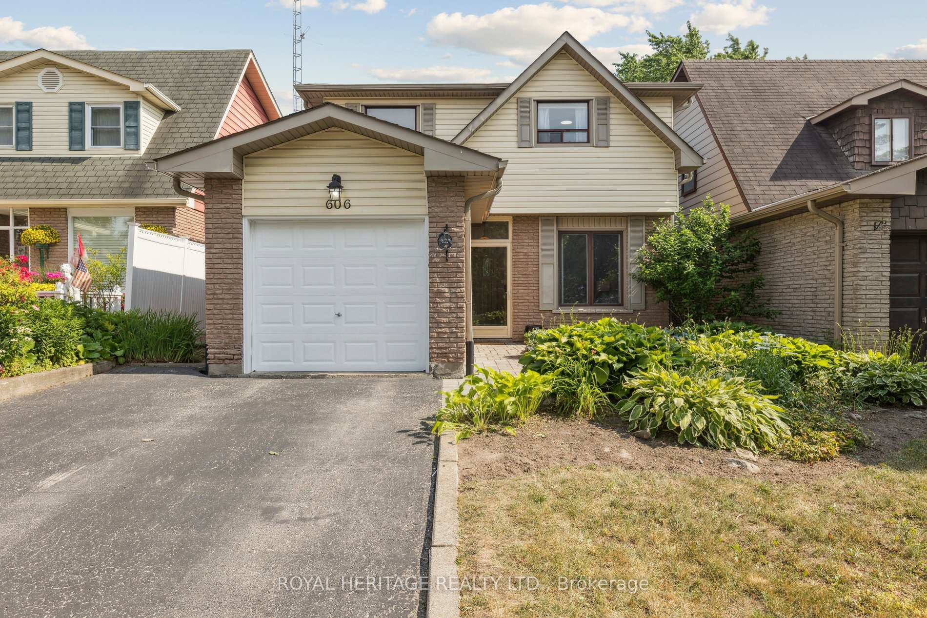 Photo 2 of 606 Stonebridge Lane, Pickering, West Shore — HOMEH
