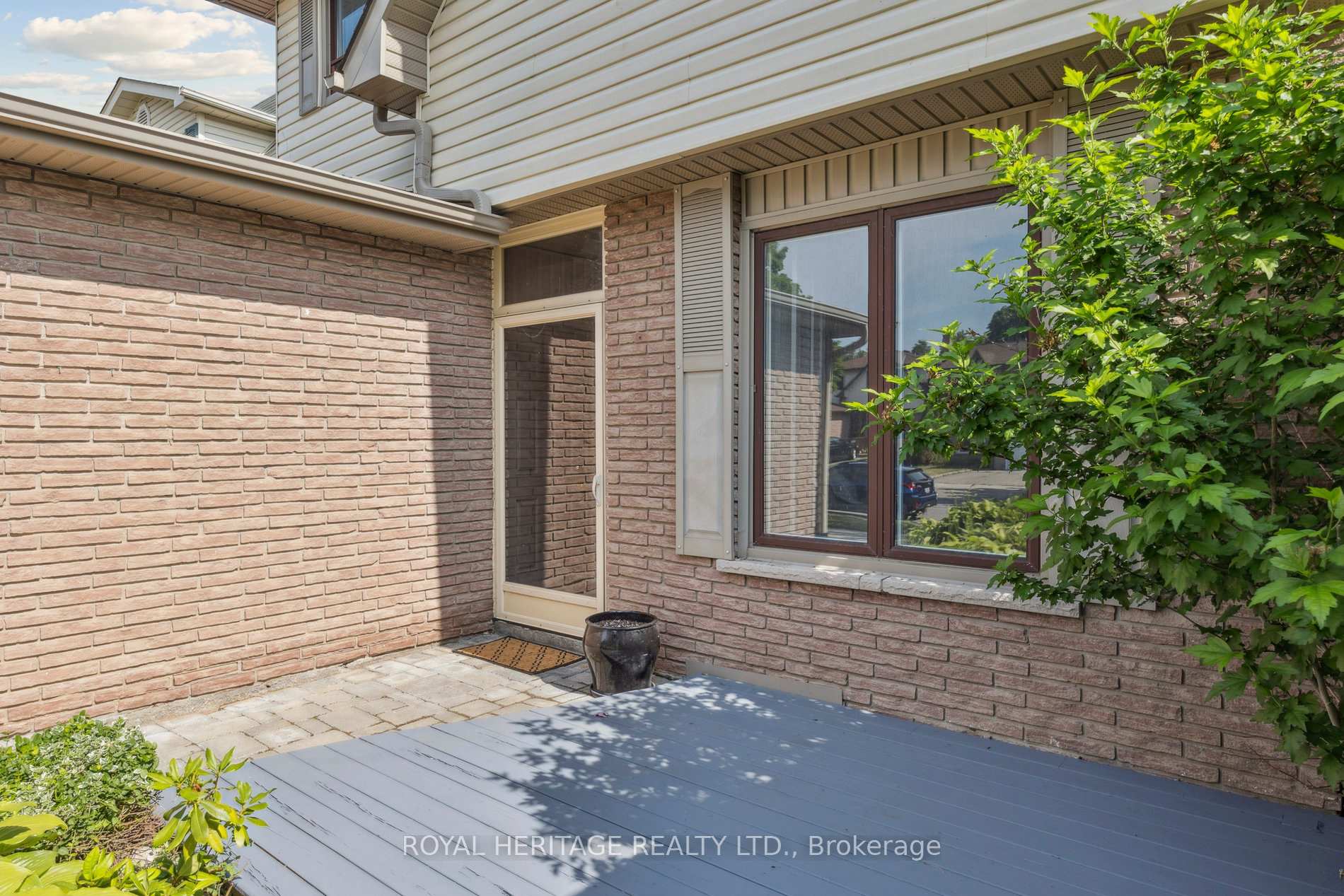 Photo 4 of 606 Stonebridge Lane, Pickering, West Shore — HOMEH