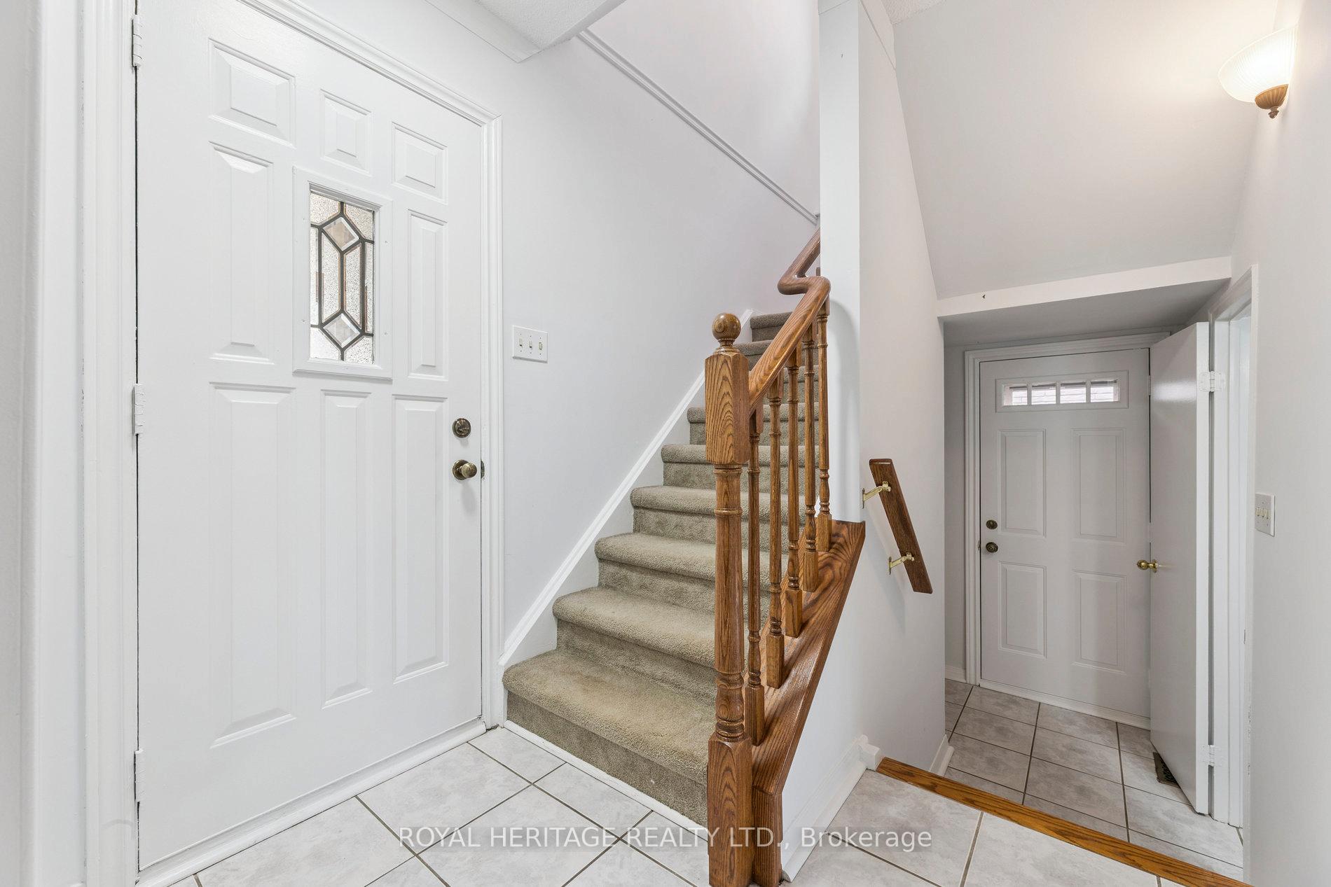 Photo 6 of 606 Stonebridge Lane, Pickering, West Shore — HOMEH