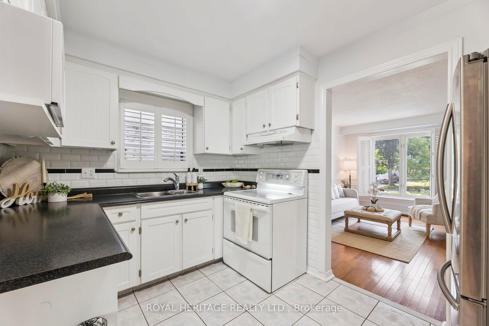 Photo 12 of 606 Stonebridge Lane, Pickering, West Shore — HOMEH