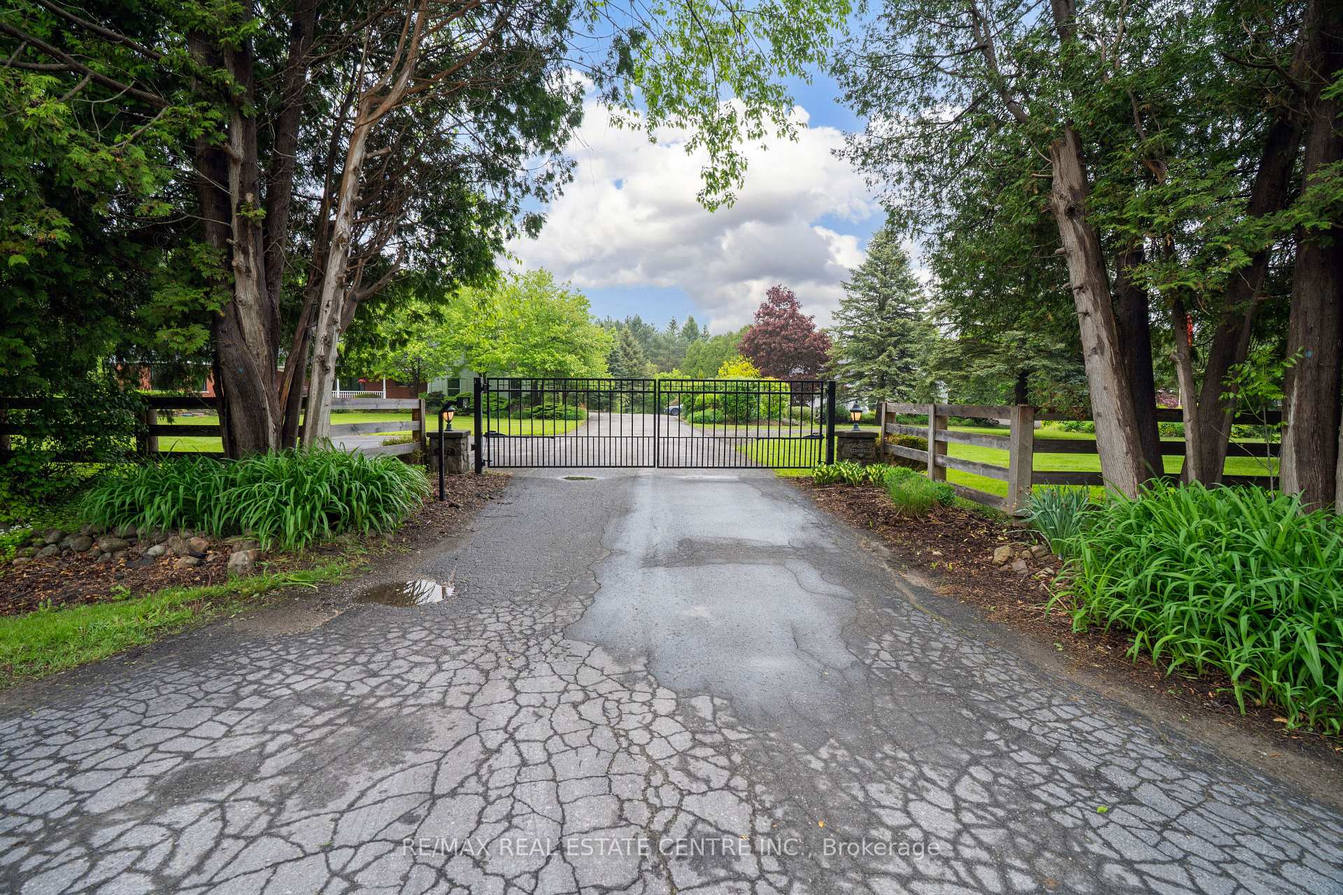 Photo 2 of 4477 Victoria Road S, Puslinch, Rural Puslinch East — HOMEH