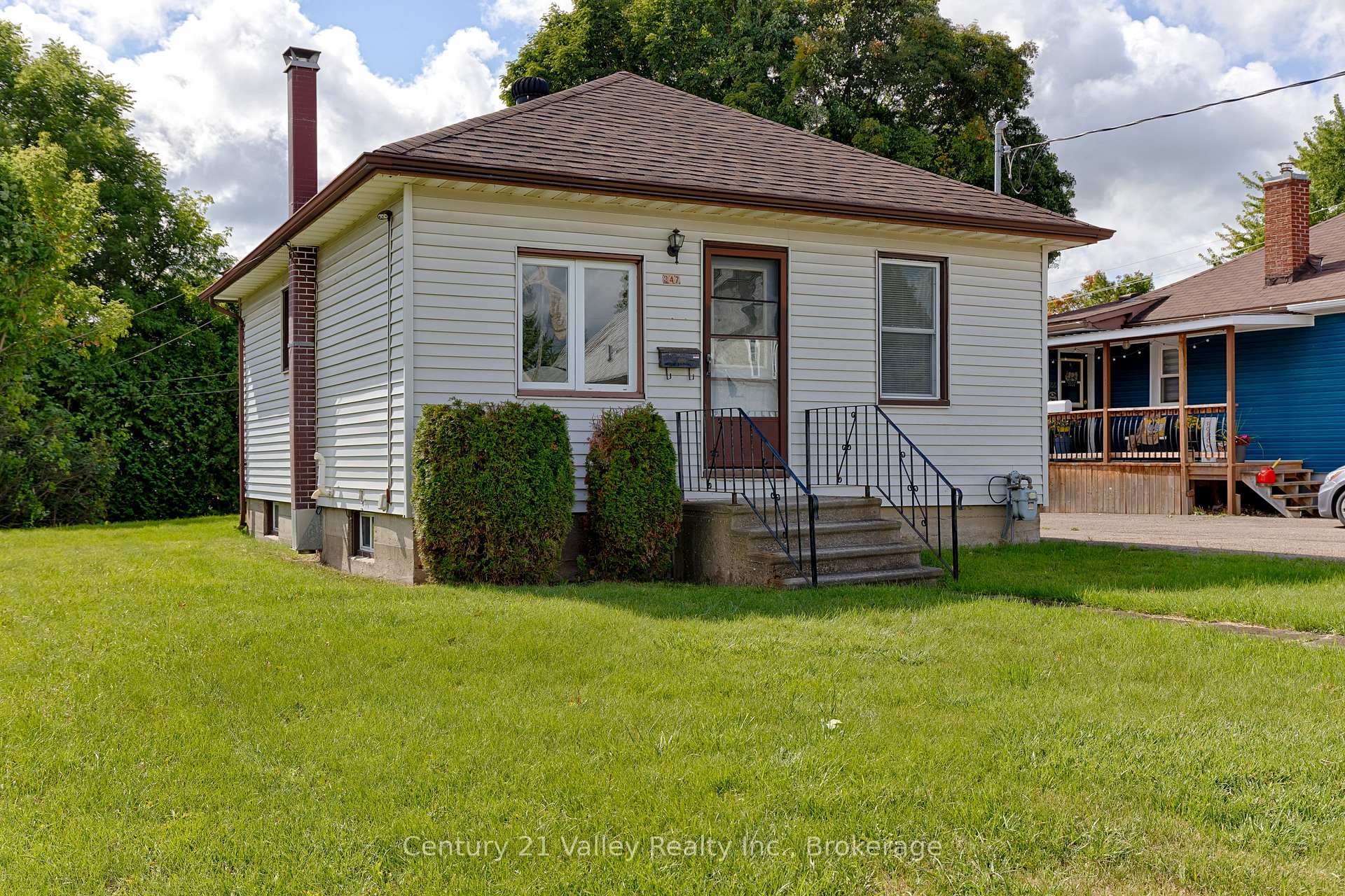 Front of 347 Joffre Avenue