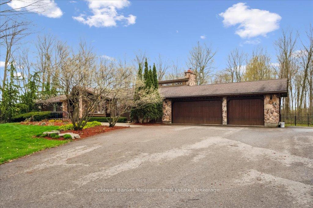 Photo 3 of 6651 Concession 4 Road, Puslinch, Rural Puslinch West — HOMEH