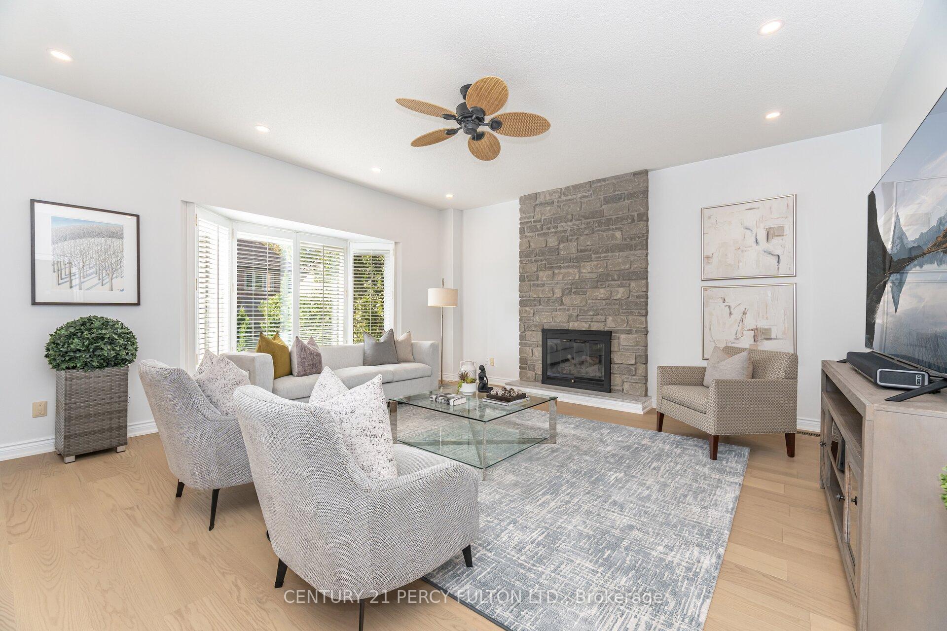 Photo 11 of 939 Duncannon Drive, Pickering, Liverpool — HOMEH