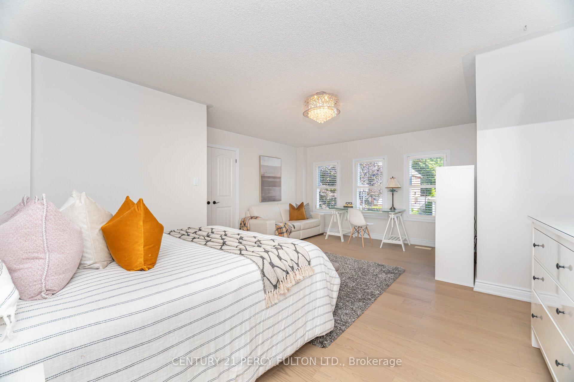 Photo 21 of 939 Duncannon Drive, Pickering, Liverpool — HOMEH