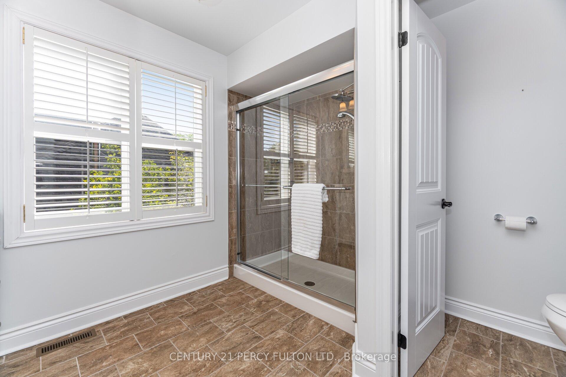 Photo 29 of 939 Duncannon Drive, Pickering, Liverpool — HOMEH