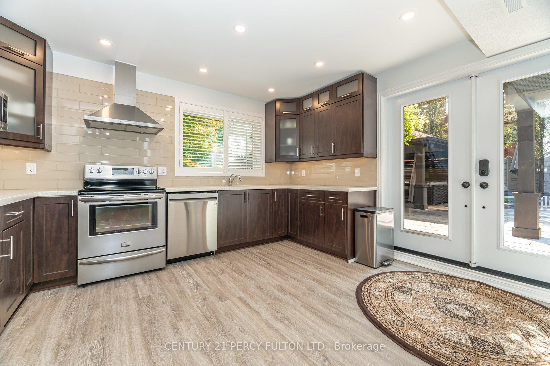 Photo 39 of 939 Duncannon Drive, Pickering, Liverpool — HOMEH