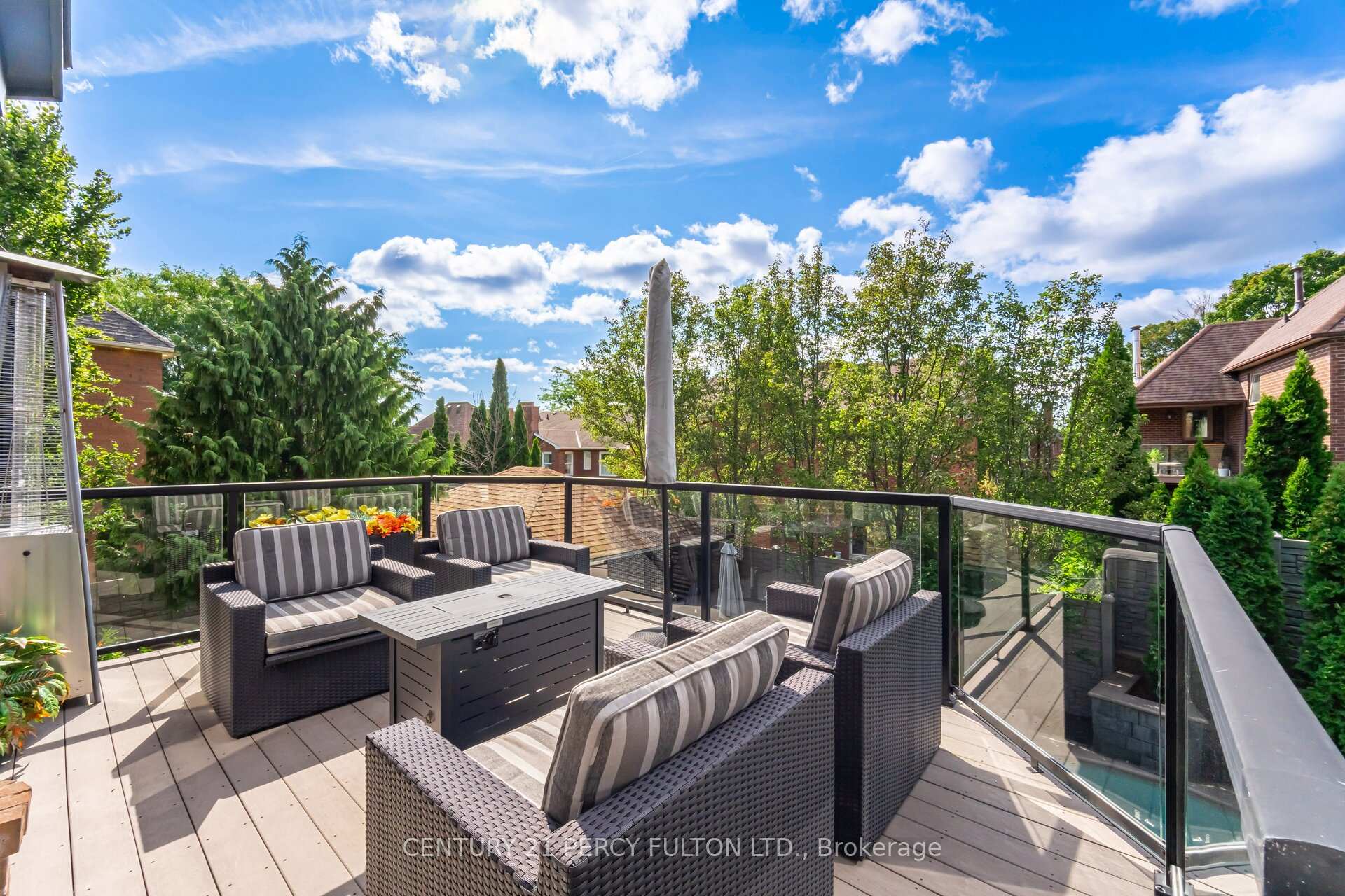 Photo 47 of 939 Duncannon Drive, Pickering, Liverpool — HOMEH