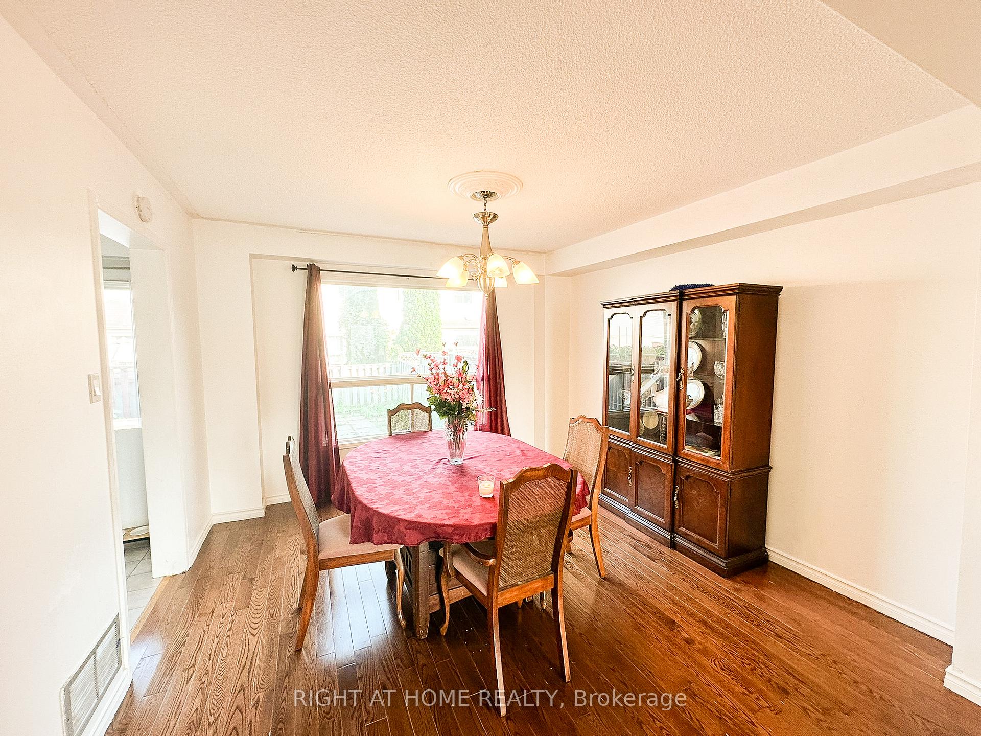 Photo 8 of 1462 Major Oaks Road, Pickering, Brock Ridge — HOMEH