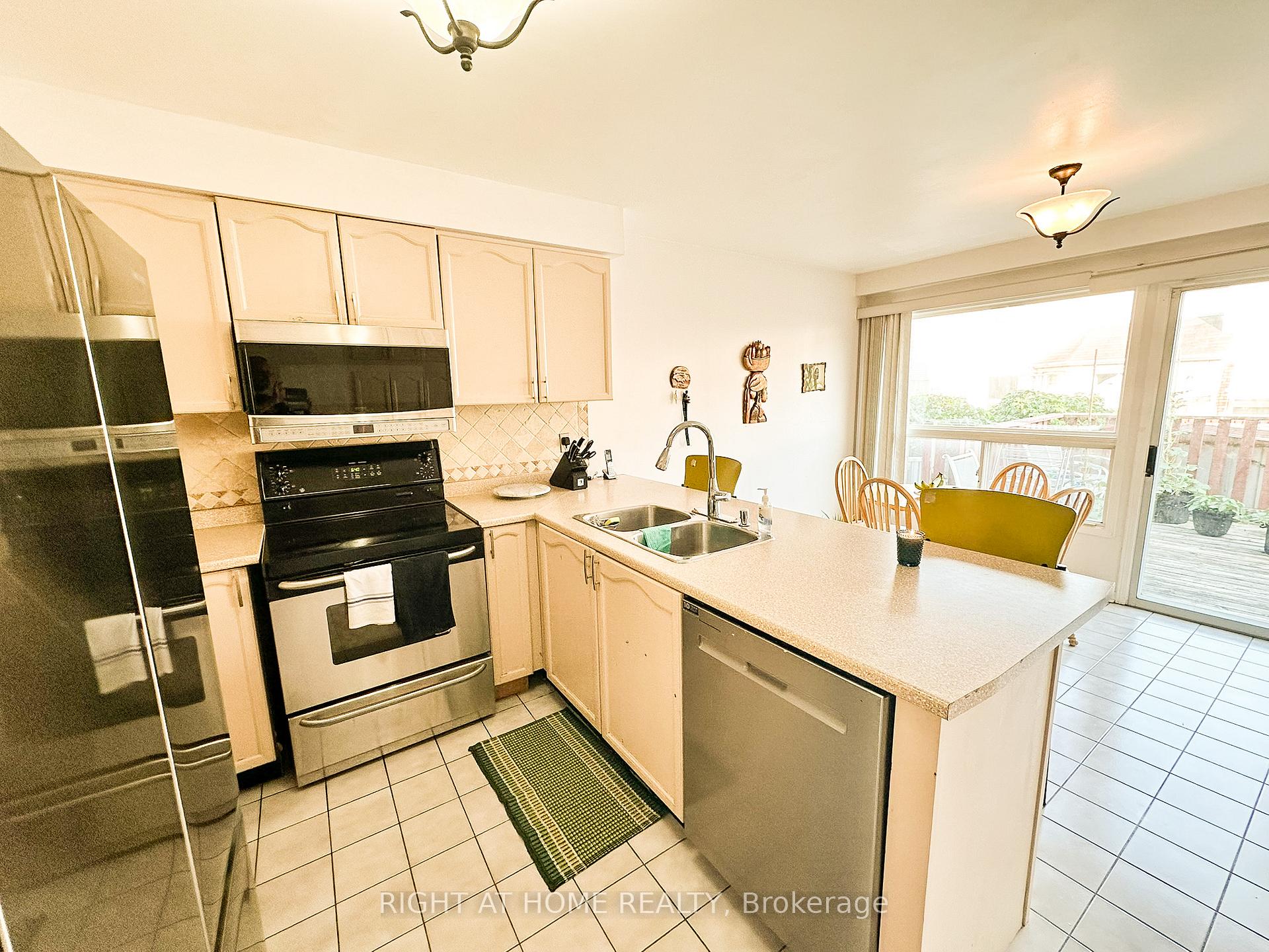 Photo 12 of 1462 Major Oaks Road, Pickering, Brock Ridge — HOMEH