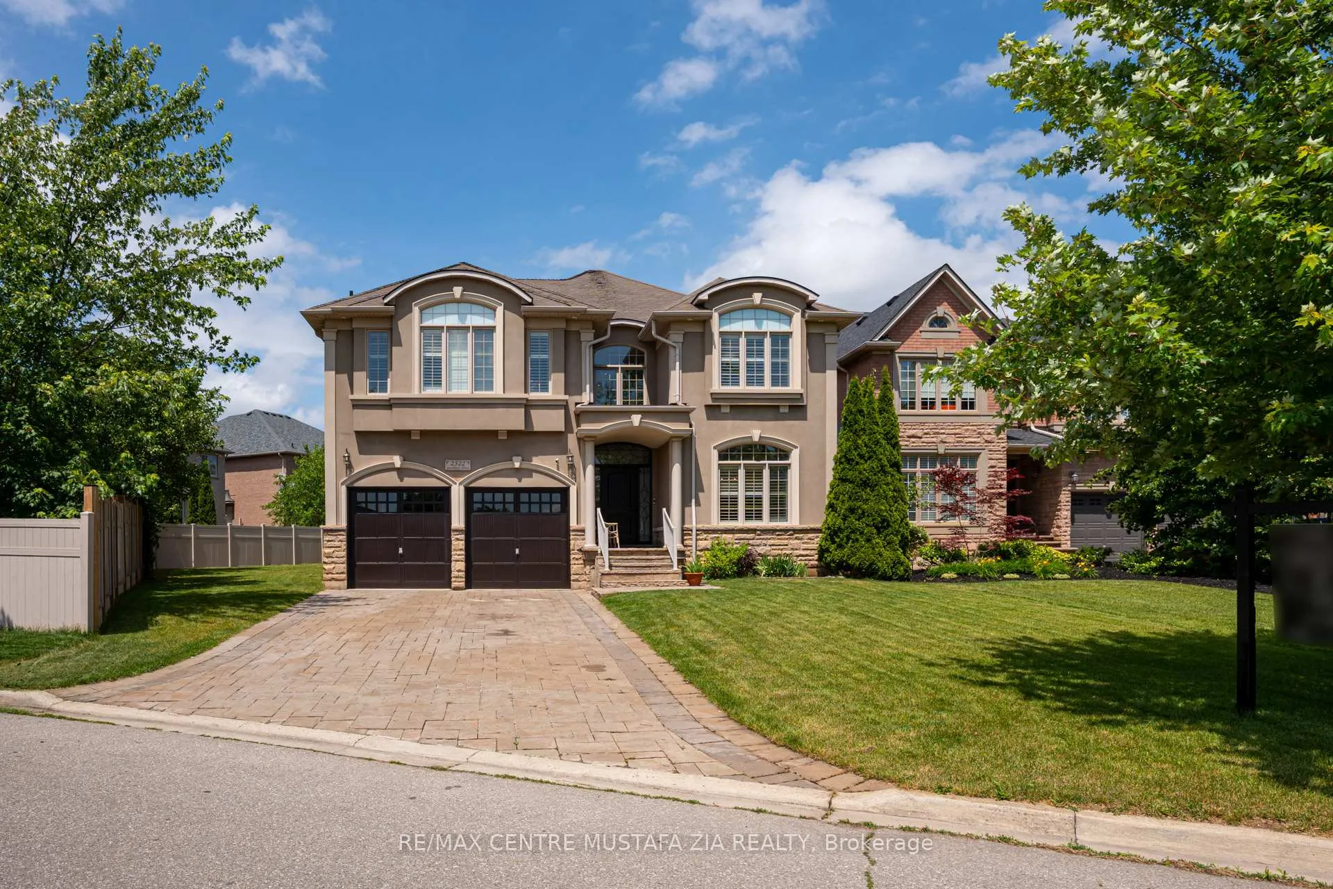 Front of 2522 Lyndhurst Drive