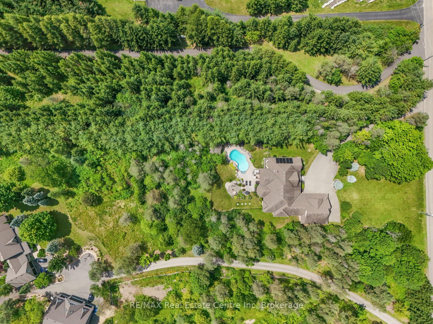 Photo 4 of 209 Hume Road, Puslinch, Rural Puslinch East — HOMEH