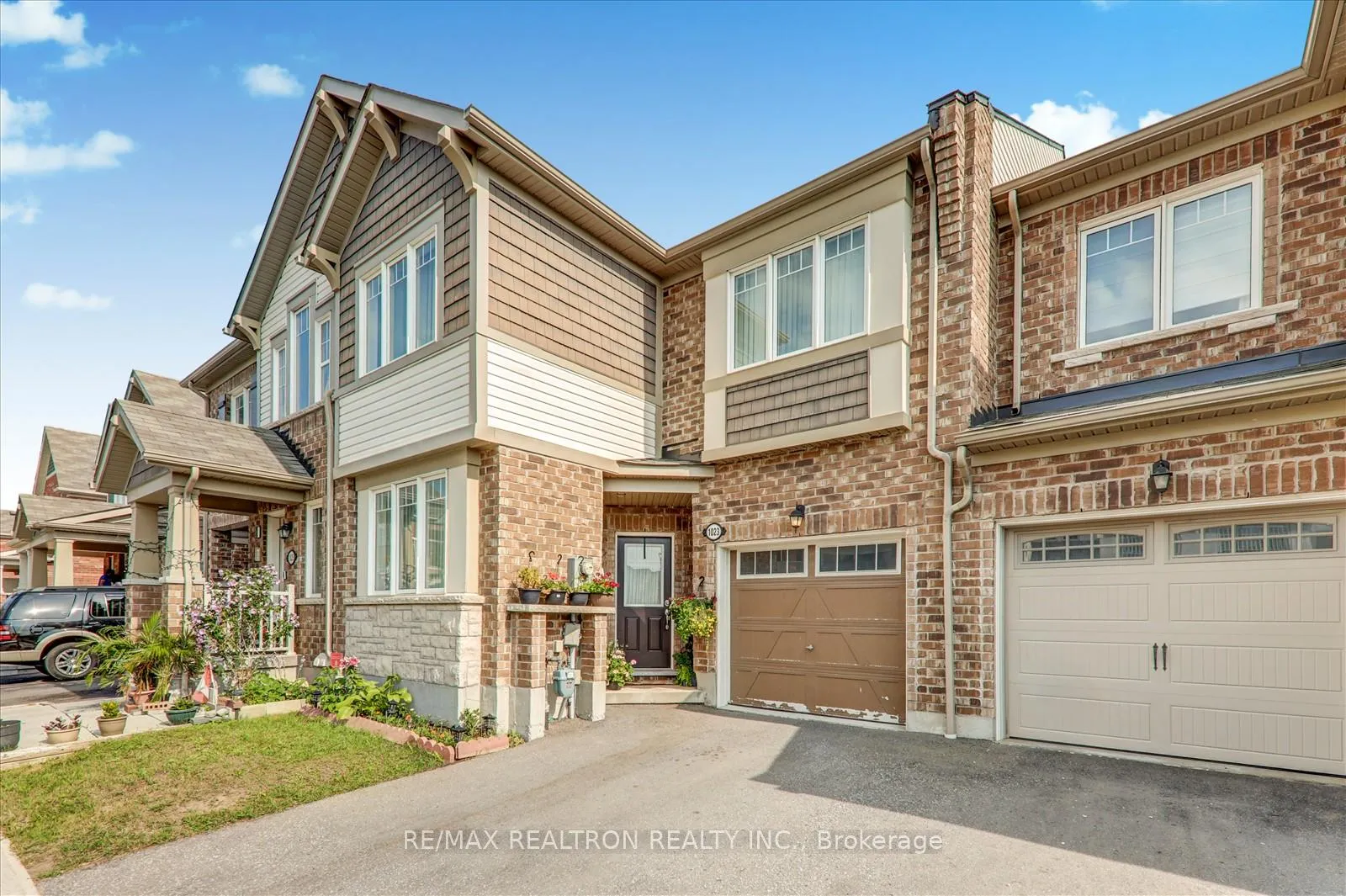 Photo 2 of 1023 Dragonfly Avenue, Pickering, Rural Pickering — HOMEH