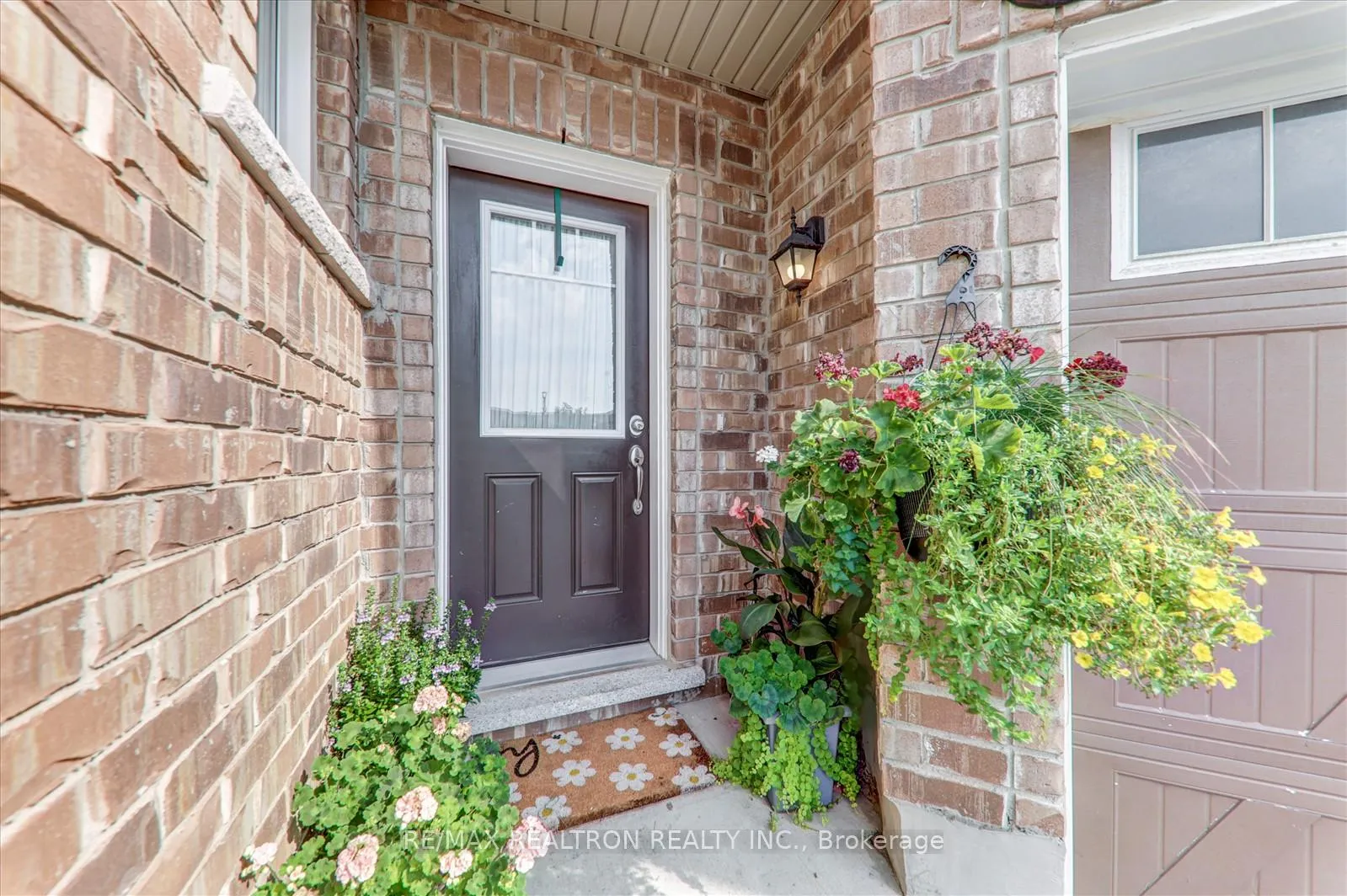 Photo 4 of 1023 Dragonfly Avenue, Pickering, Rural Pickering — HOMEH