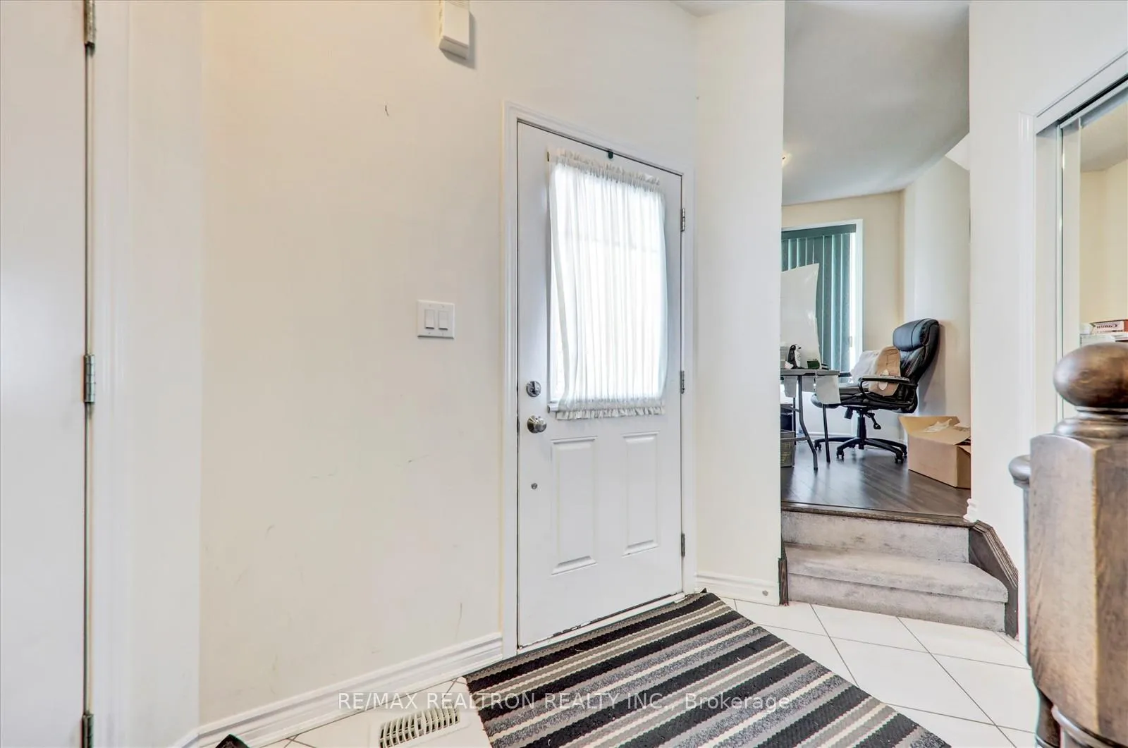 Photo 5 of 1023 Dragonfly Avenue, Pickering, Rural Pickering — HOMEH