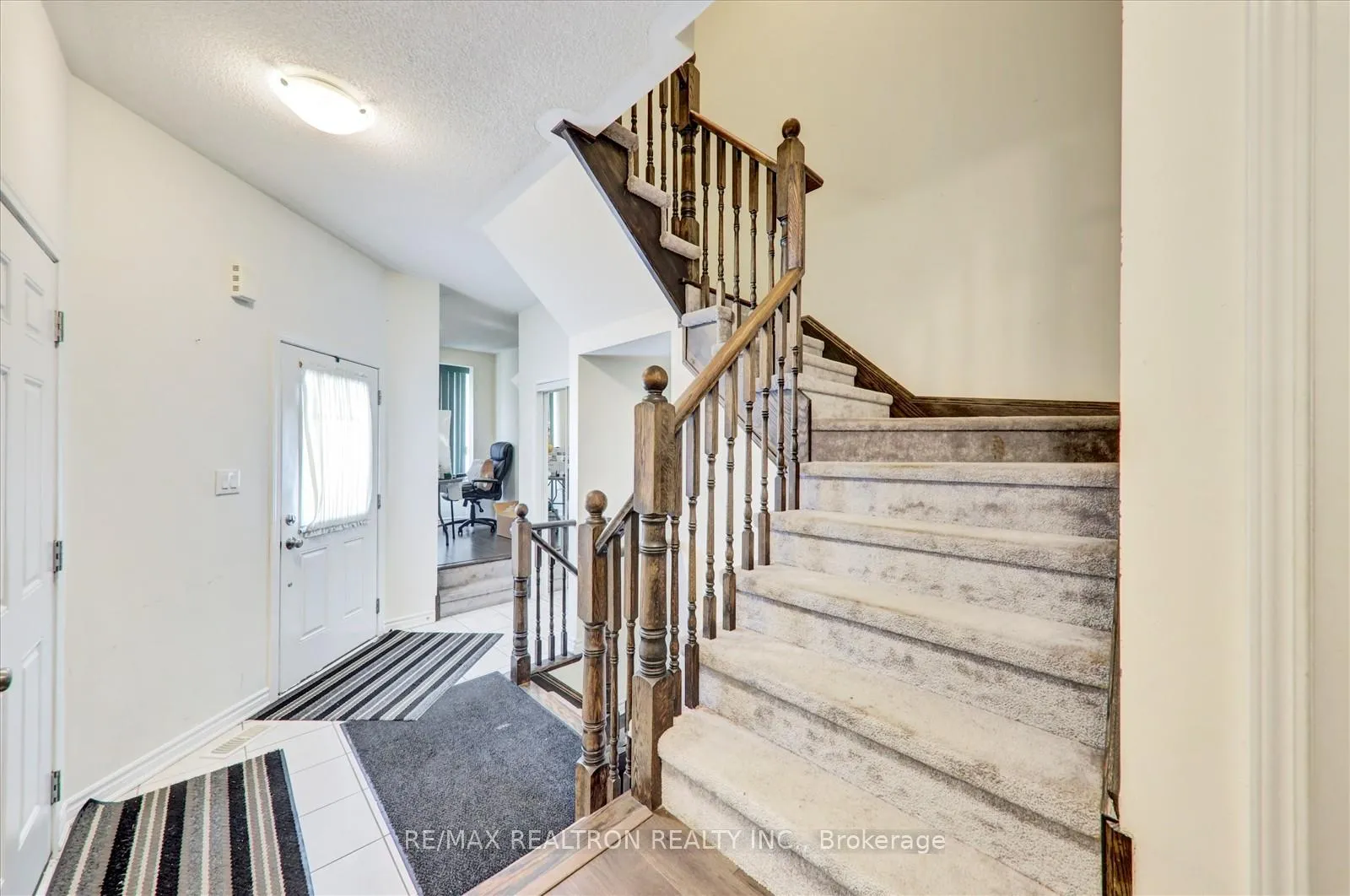 Photo 6 of 1023 Dragonfly Avenue, Pickering, Rural Pickering — HOMEH