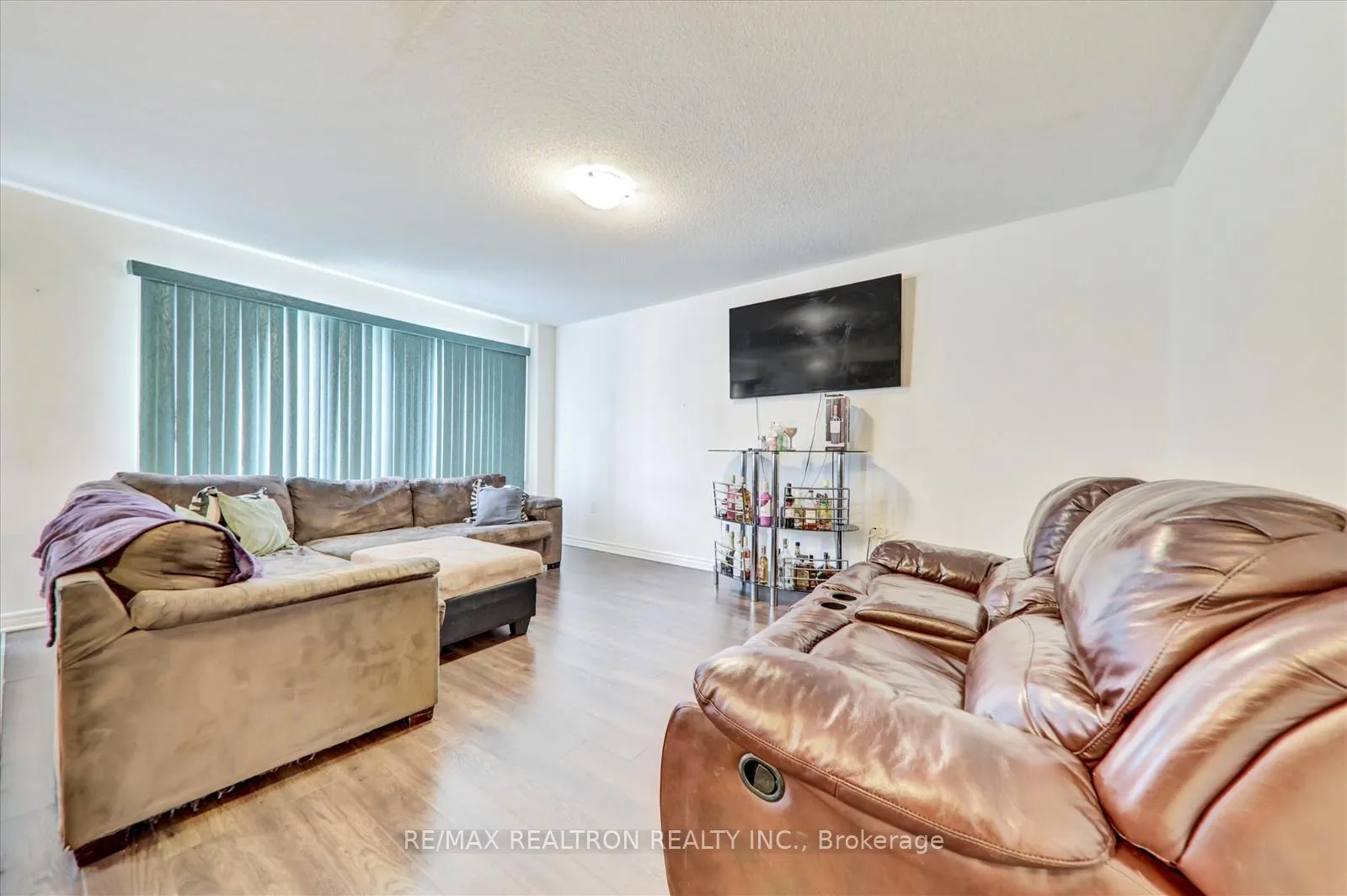 Photo 8 of 1023 Dragonfly Avenue, Pickering, Rural Pickering — HOMEH