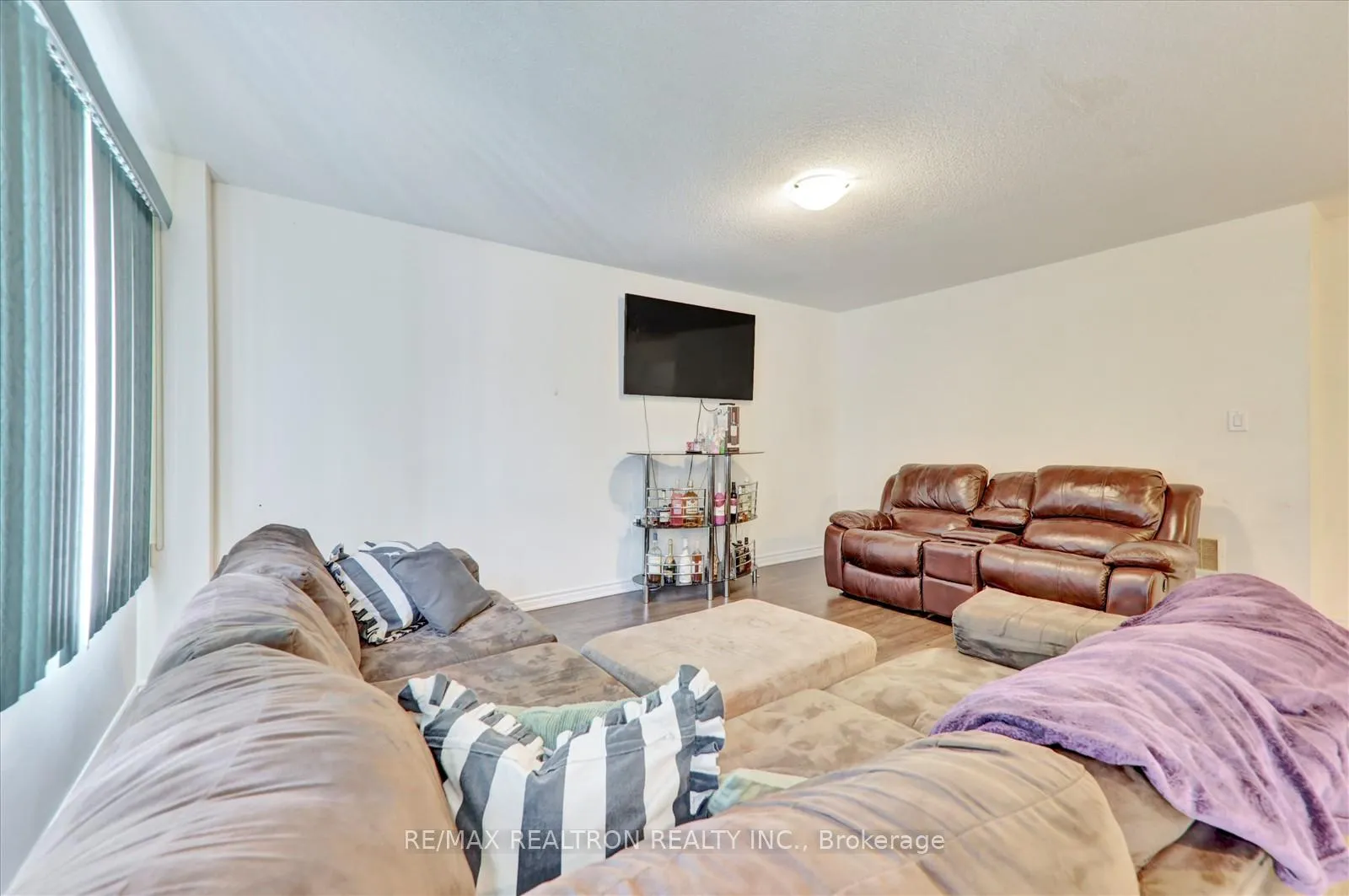 Photo 9 of 1023 Dragonfly Avenue, Pickering, Rural Pickering — HOMEH