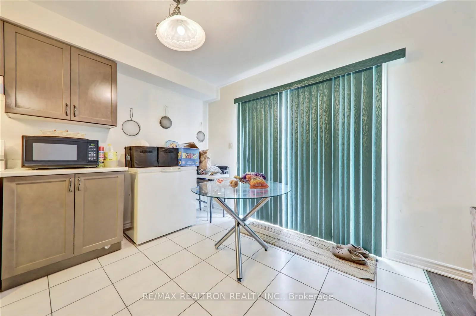Photo 13 of 1023 Dragonfly Avenue, Pickering, Rural Pickering — HOMEH