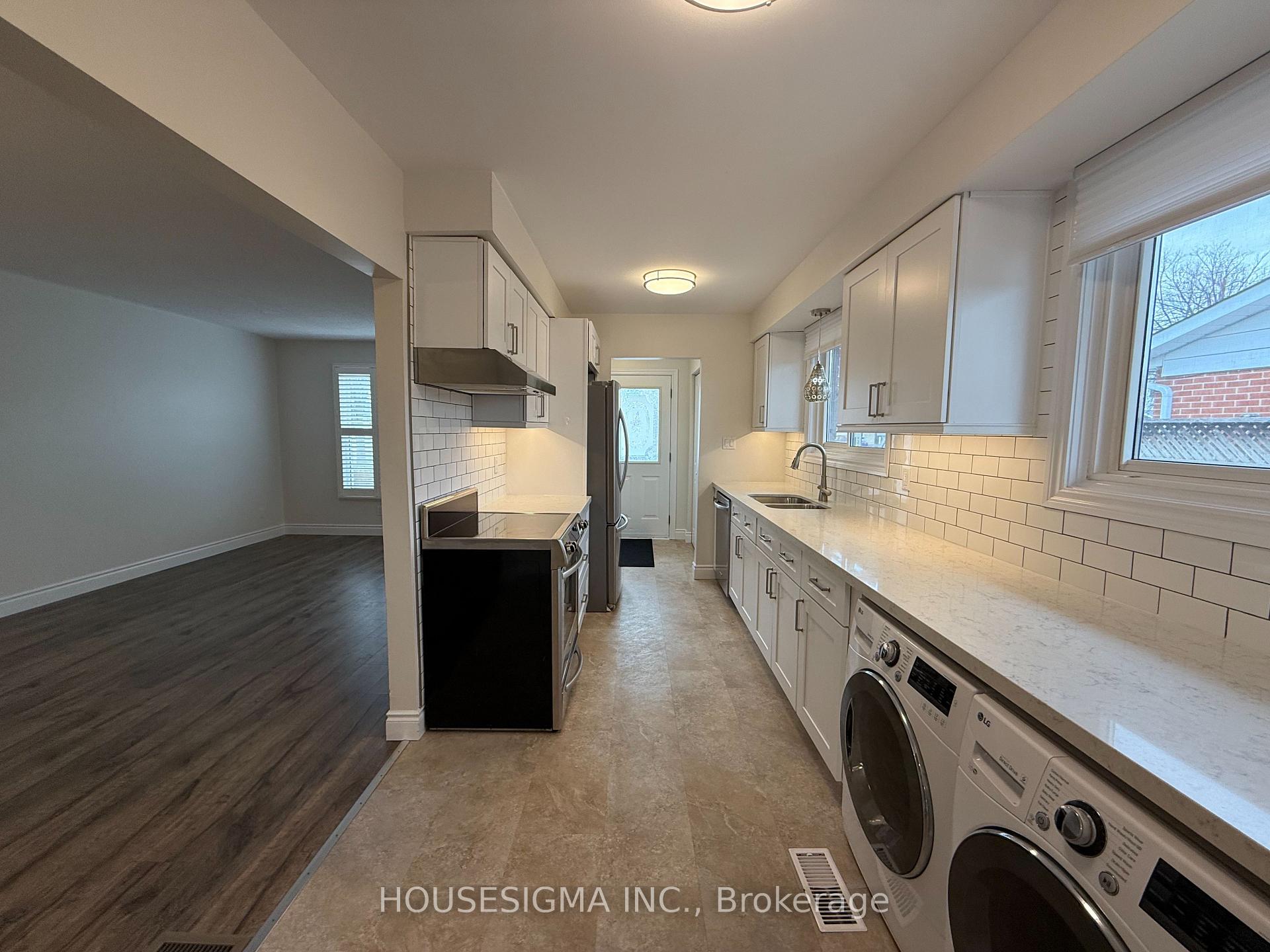 Photo 6 of Unit Upper, 548 Berwick Crescent, Oshawa, McLaughlin — HOMEH
