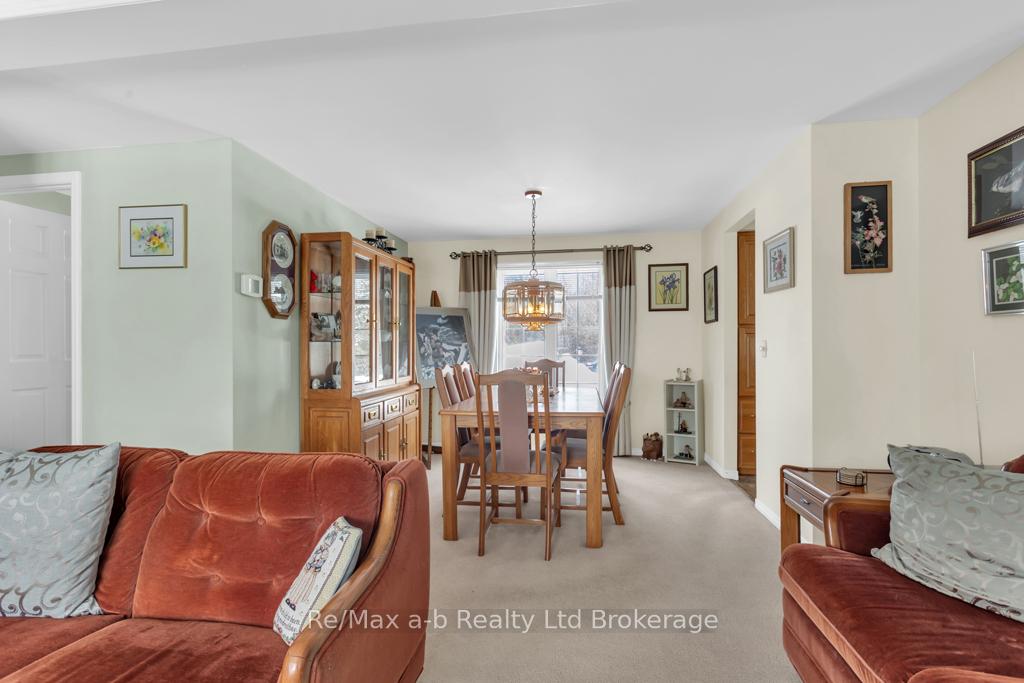 Photo 5 of 14 Jasper Heights, Puslinch, Rural Puslinch East — HOMEH