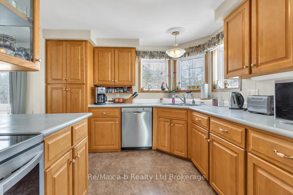 Photo 10 of 14 Jasper Heights, Puslinch, Rural Puslinch East — HOMEH