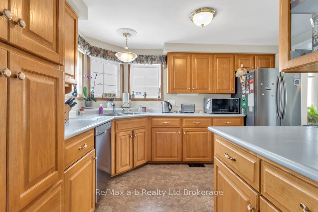 Photo 12 of 14 Jasper Heights, Puslinch, Rural Puslinch East — HOMEH