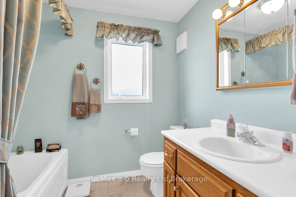 Photo 13 of 14 Jasper Heights, Puslinch, Rural Puslinch East — HOMEH